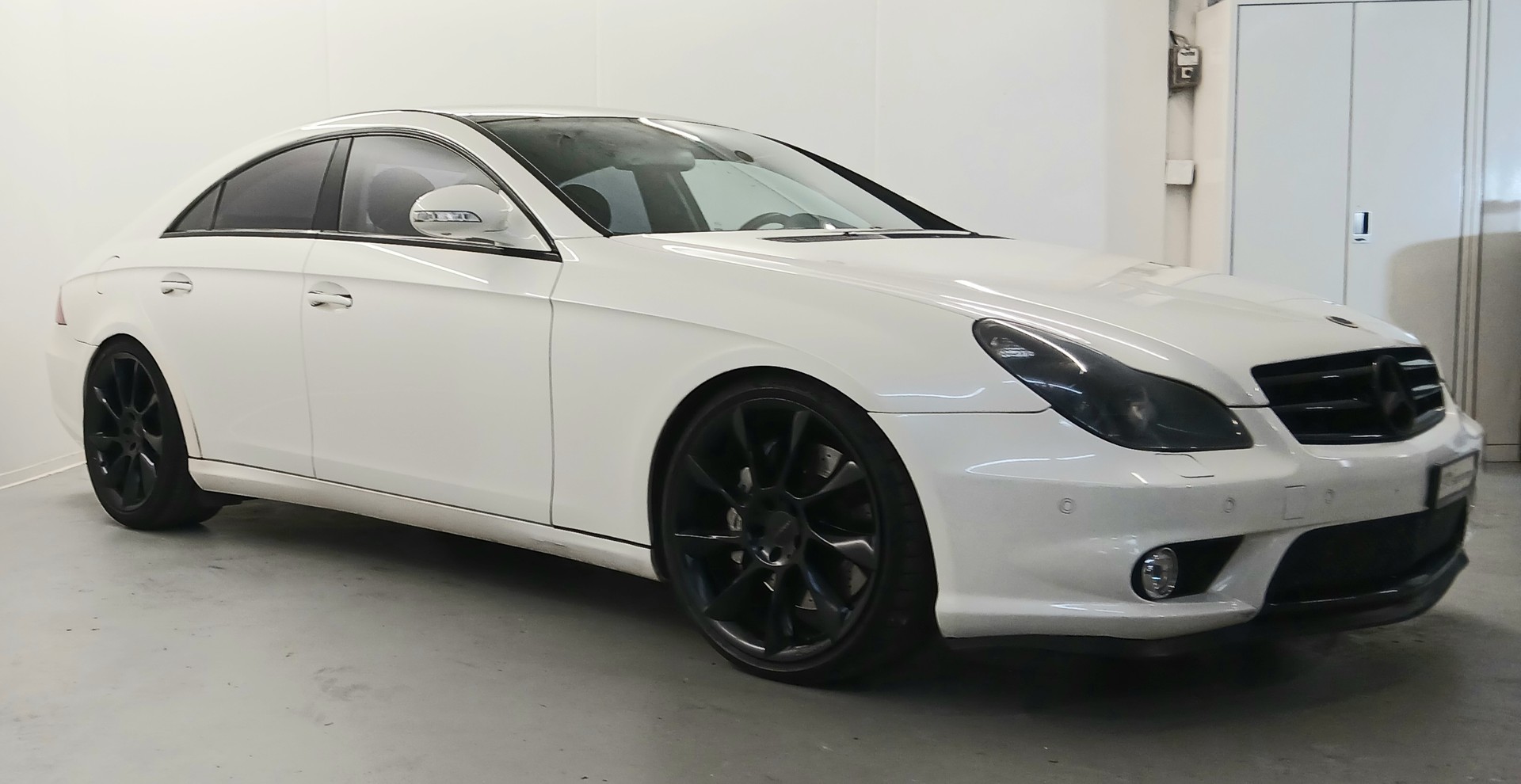 MERCEDES-BENZ CLS 55 AMG Automatic-image-9