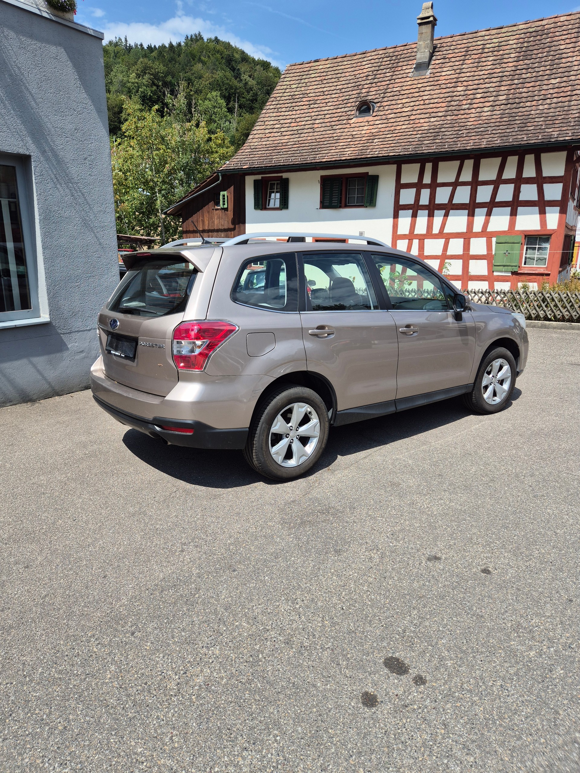 SUBARU Forester 2.0i Swiss Lineartronic-image-3