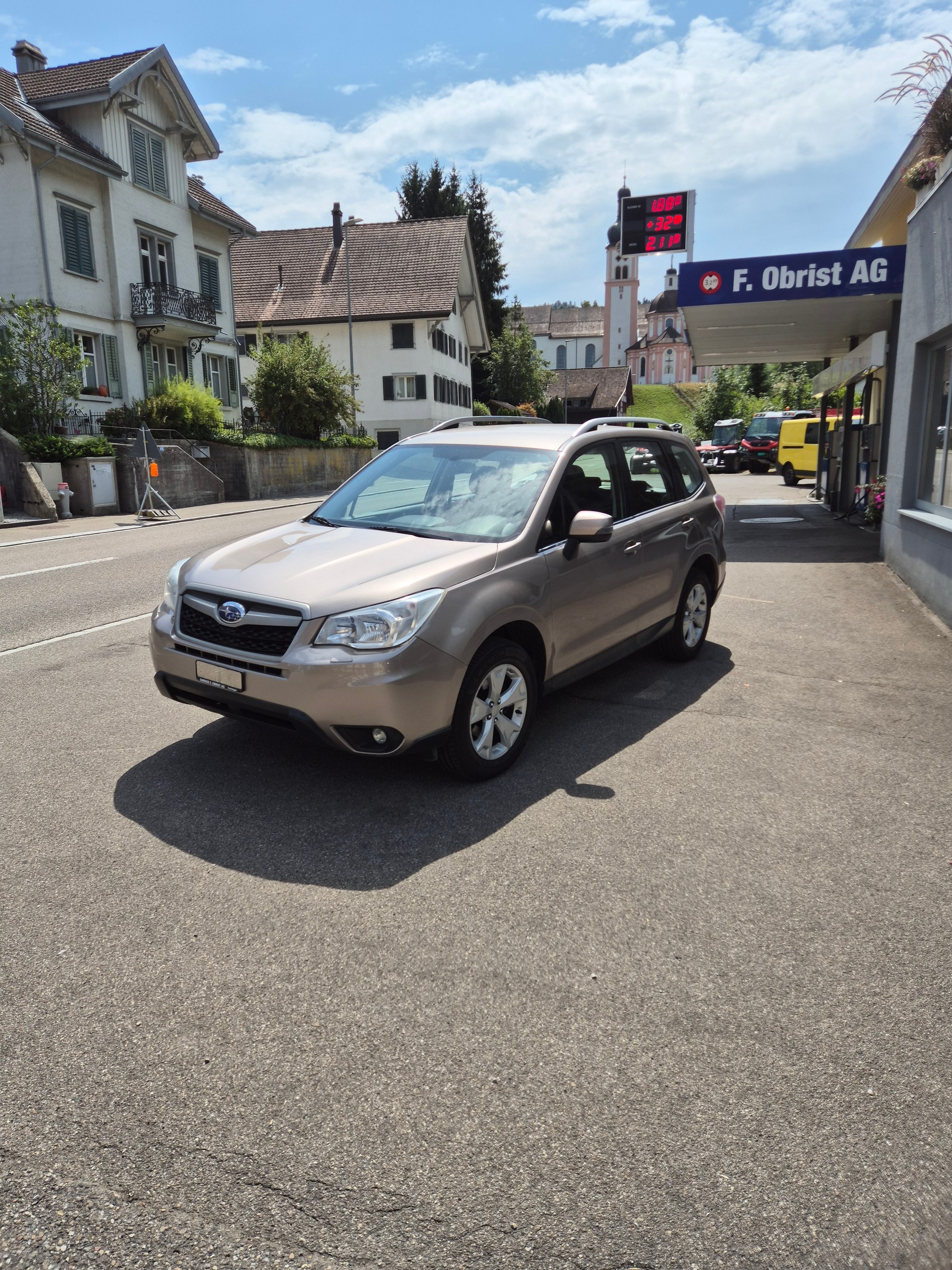 SUBARU Forester 2.0i Swiss Lineartronic-image-1