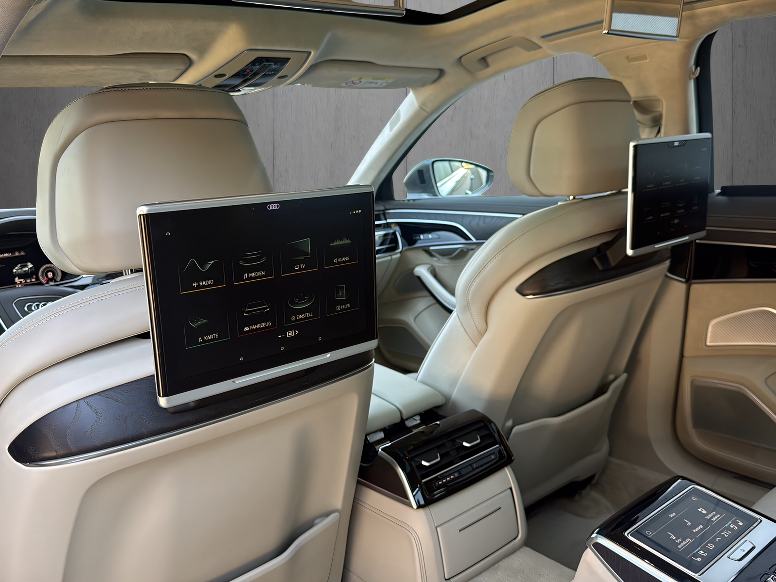 AUDI A8 55 L TFSI quattro tiptronic-image-12