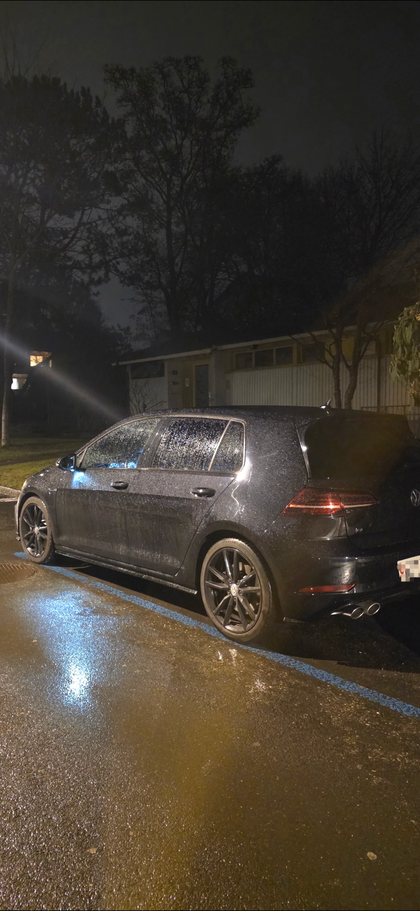 VW 2.0 TSI R DSG 4motion-image-4