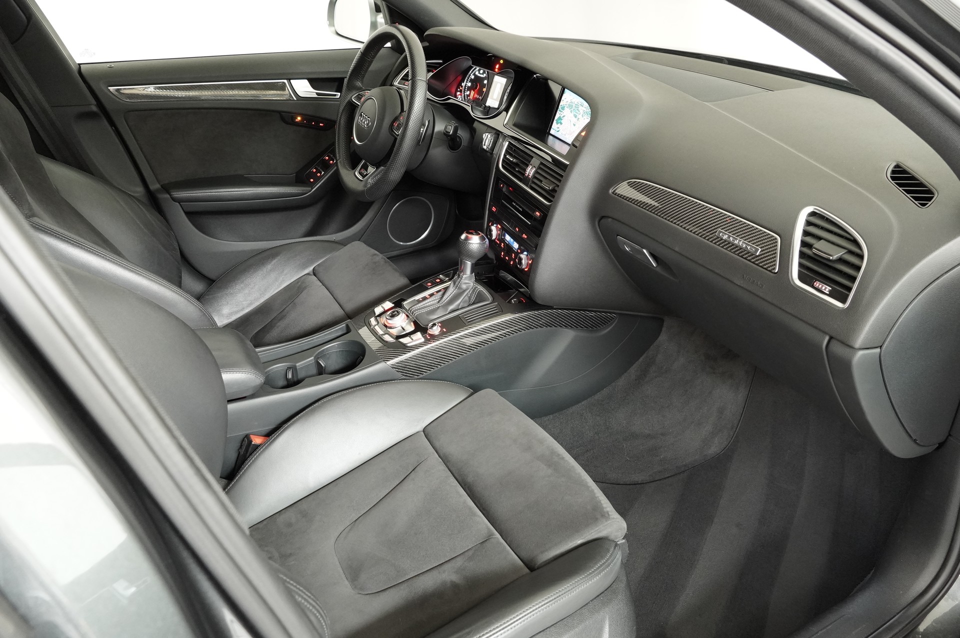 AUDI RS4 Avant 4.2 FSI V8 quattro S-tronic-image-10