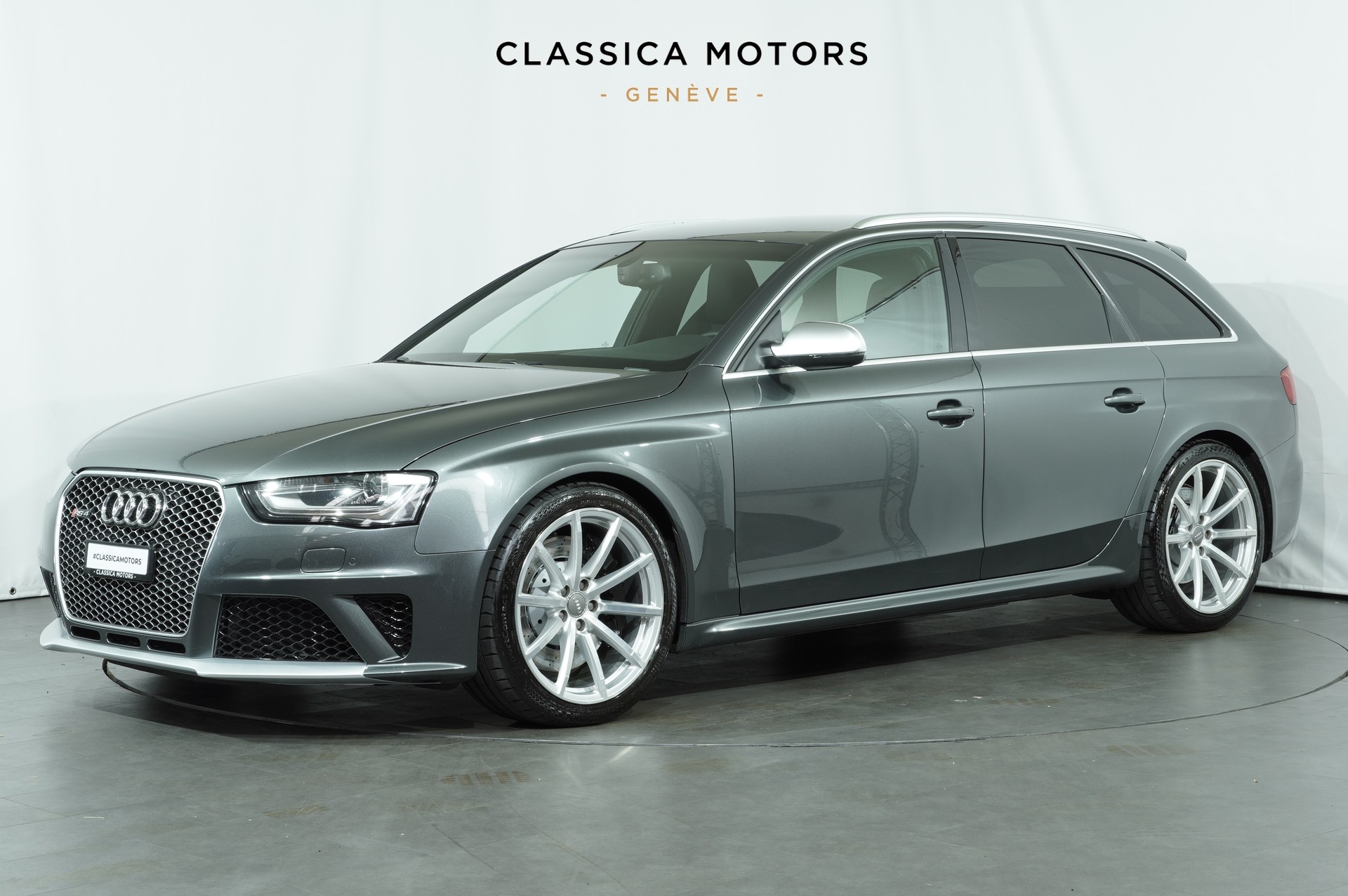 AUDI RS4 Avant 4.2 FSI V8 quattro S-tronic-image-7