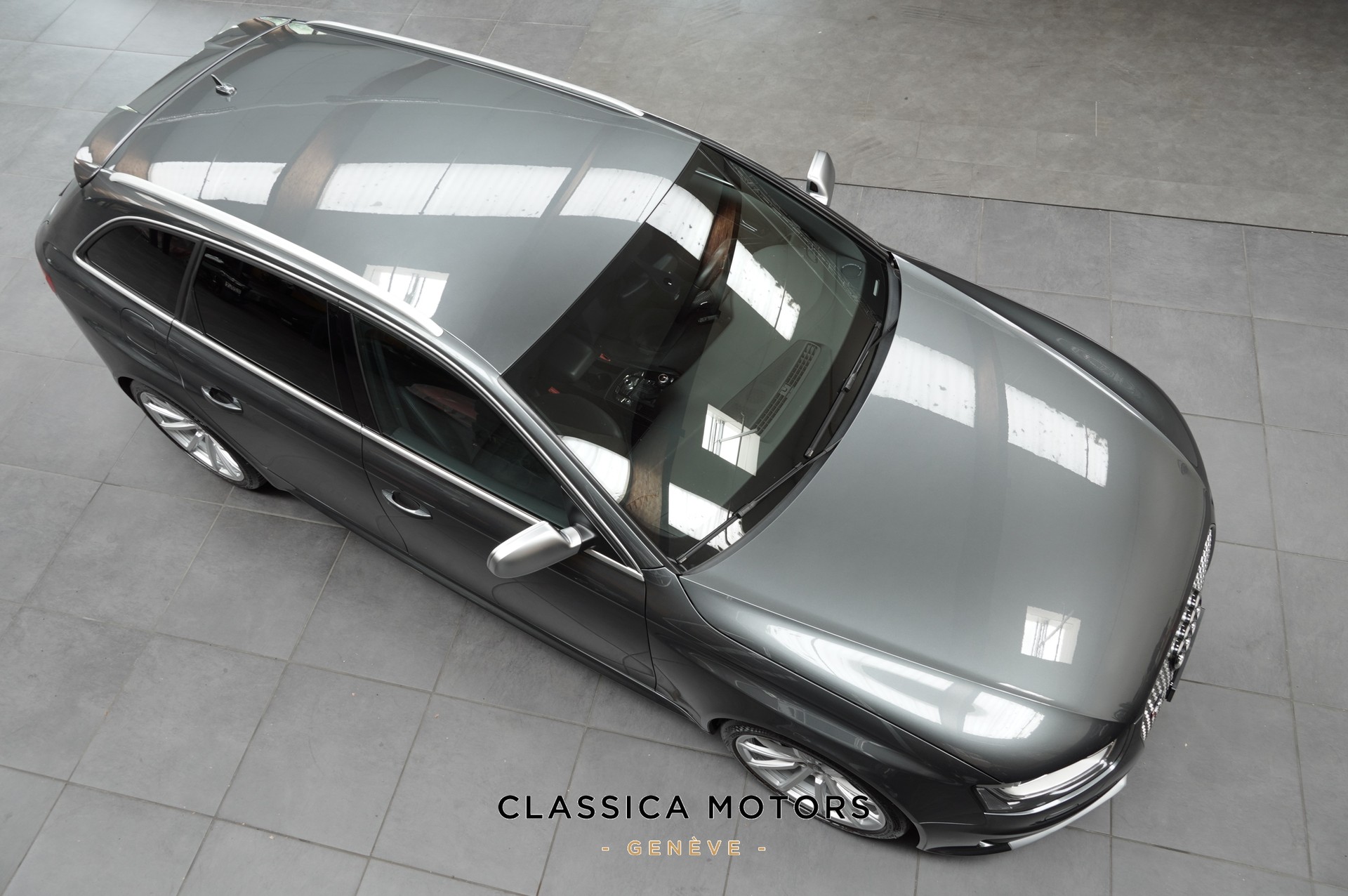 AUDI RS4 Avant 4.2 FSI V8 quattro S-tronic-image-15