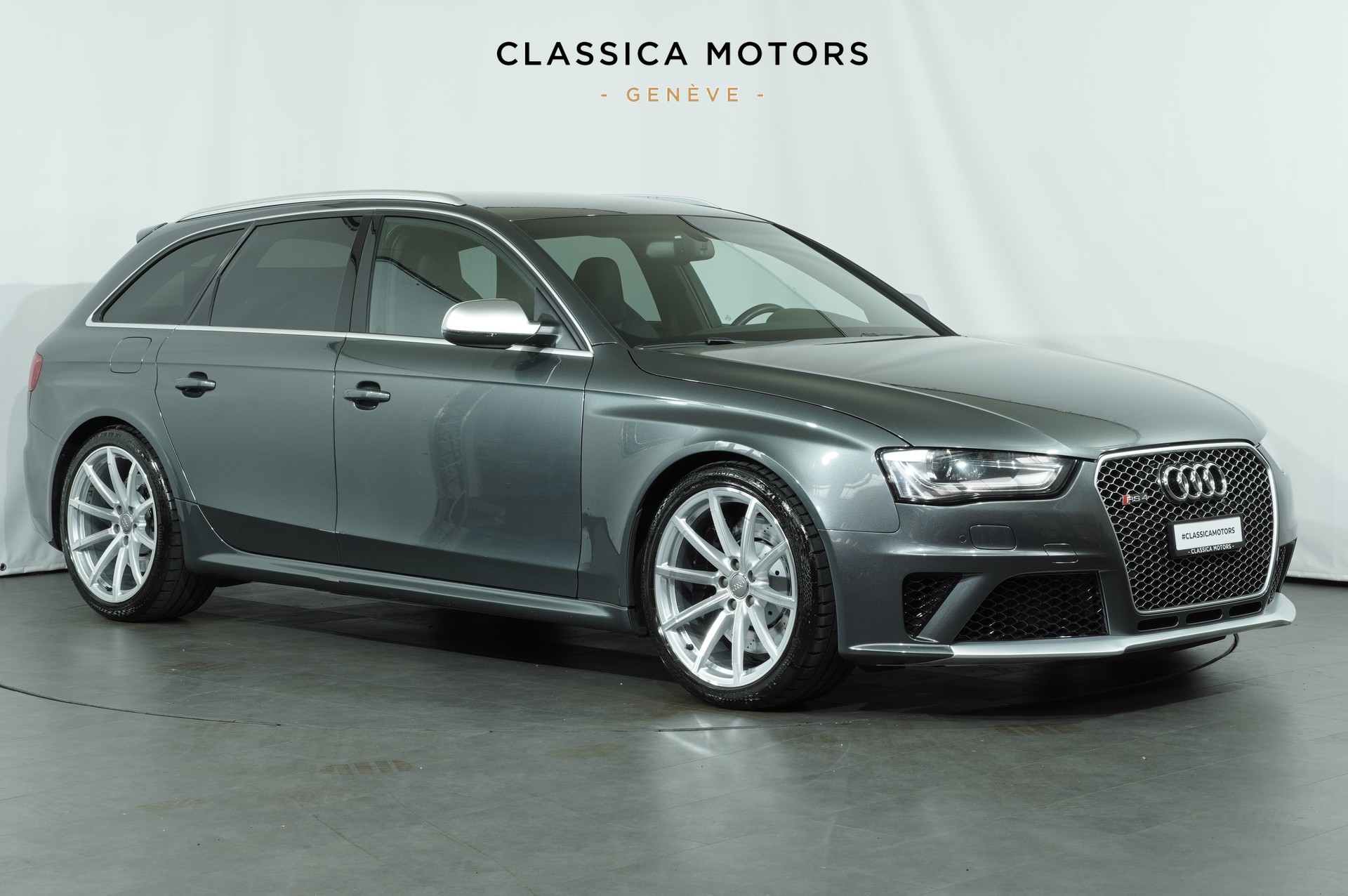 AUDI RS4 Avant 4.2 FSI V8 quattro S-tronic-image-1