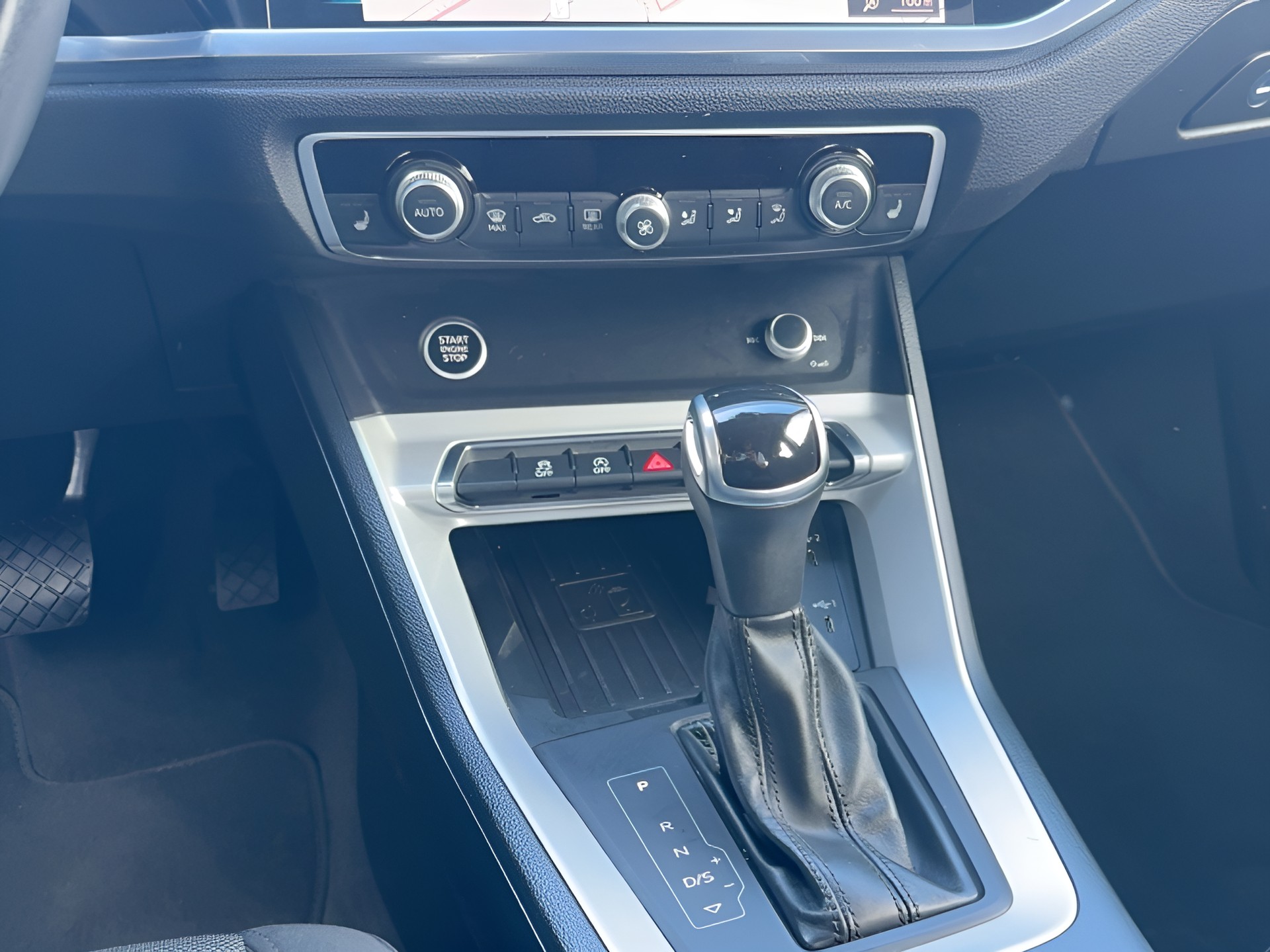 AUDI Q3 35 TDI advanced quattro S-tronic-image-13