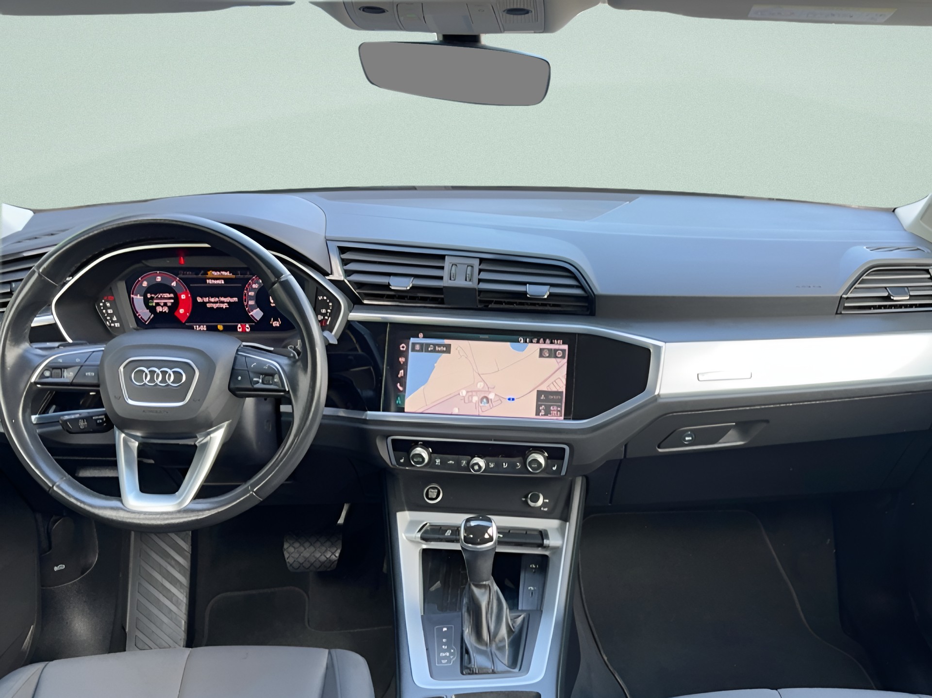 AUDI Q3 35 TDI advanced quattro S-tronic-image-11