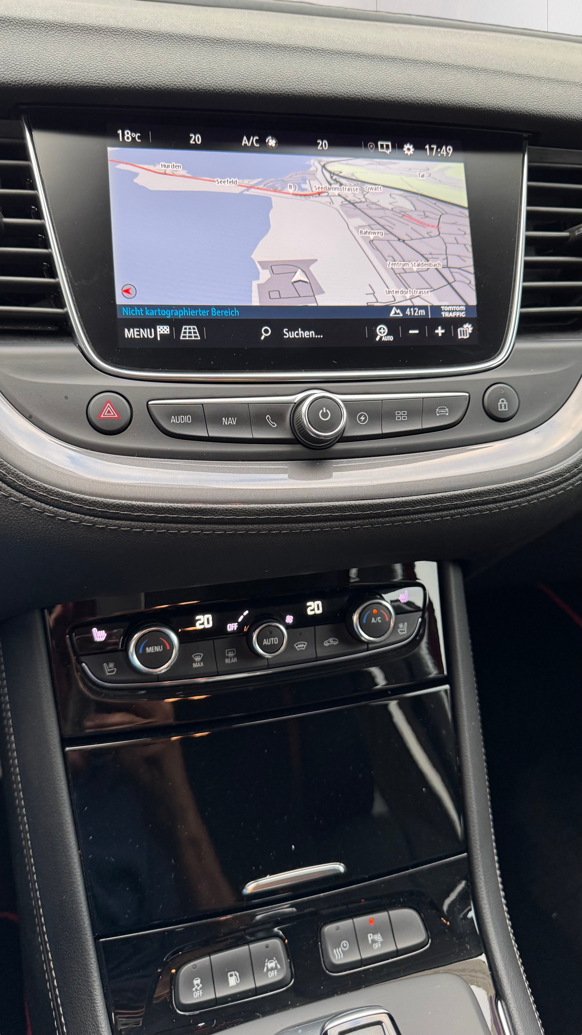 OPEL Grandland X 1.6 Hybrid4 Ultimate Automatik-image-13