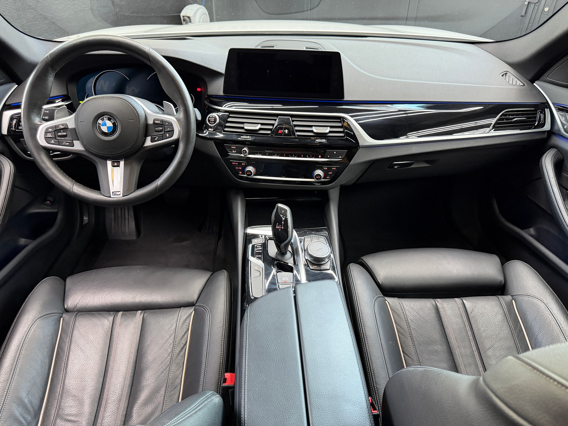 BMW 530d xDrive Steptronic-image-12