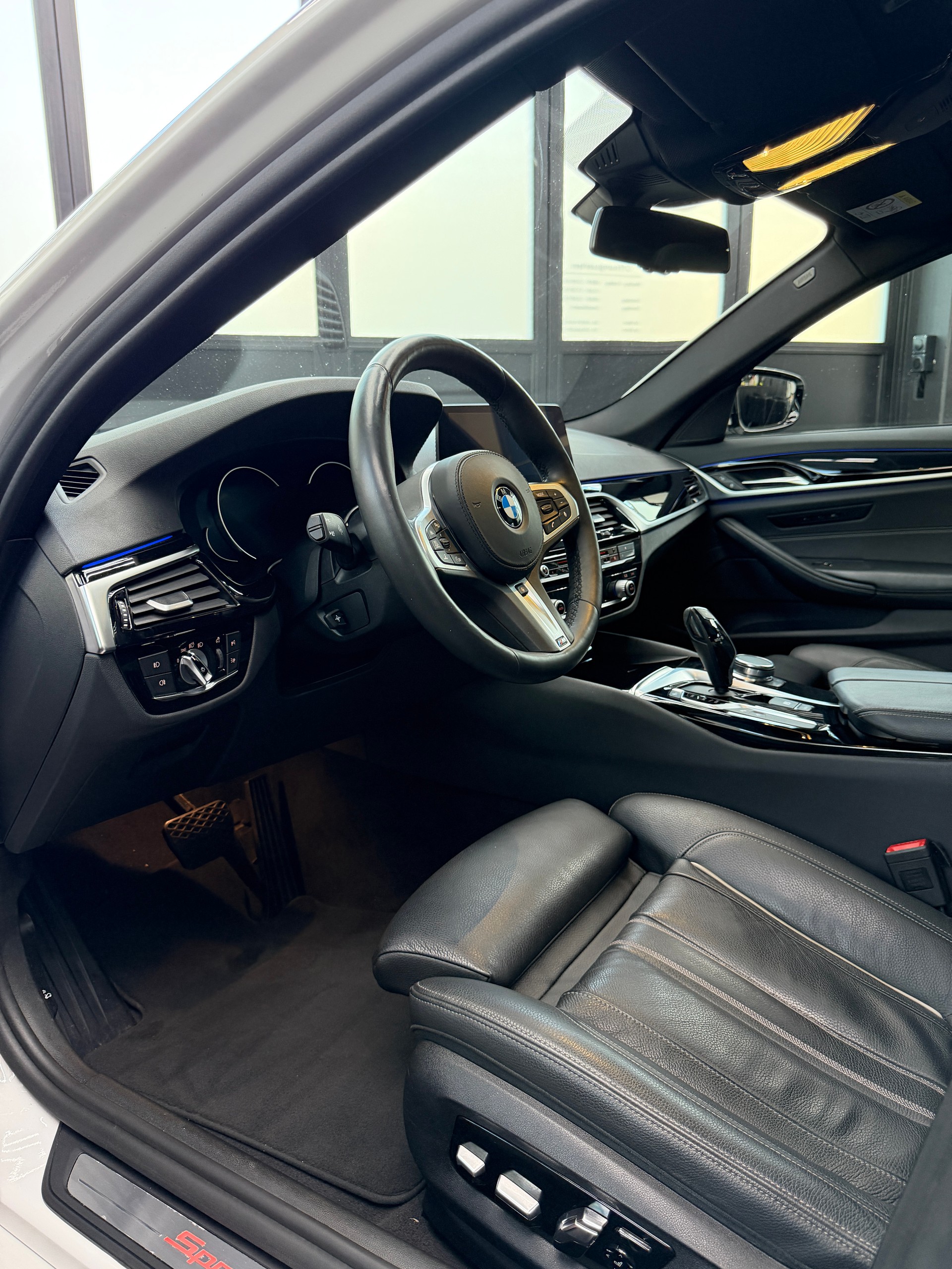 BMW 530d xDrive Steptronic-image-10