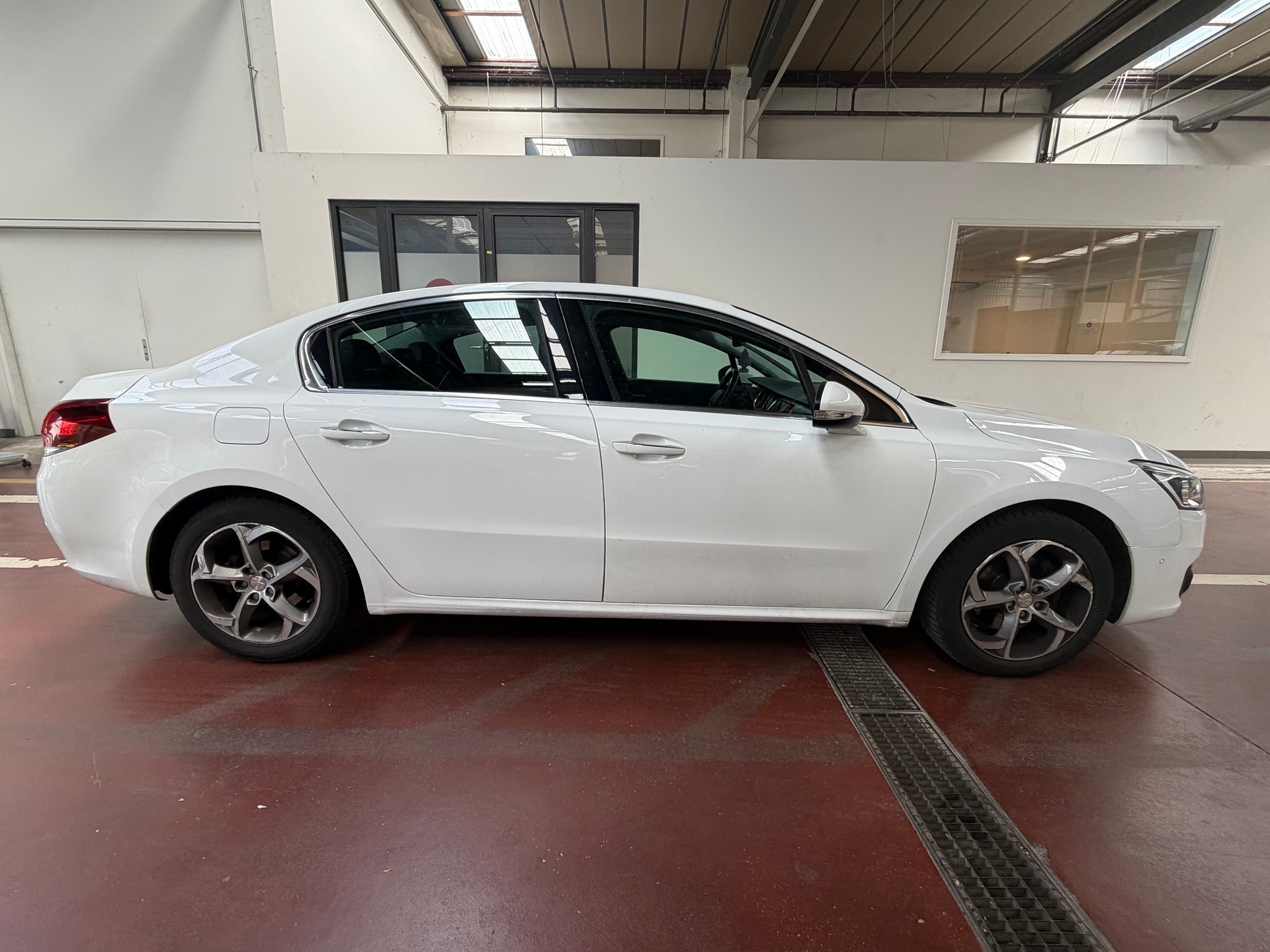 PEUGEOT 508 SW 1.6 THP Allure Automatic-image-3