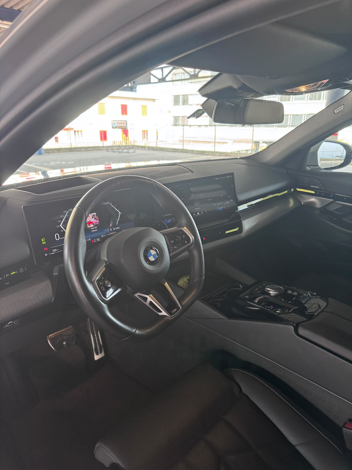 BMW 520d xDrive-image-7