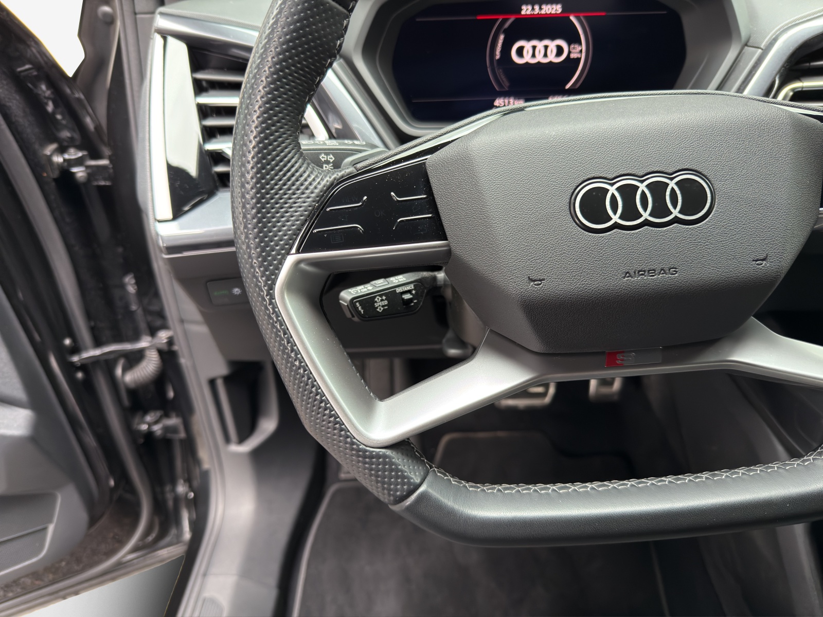 AUDI Q4 Sportback e-tron 45 quattro-image-16