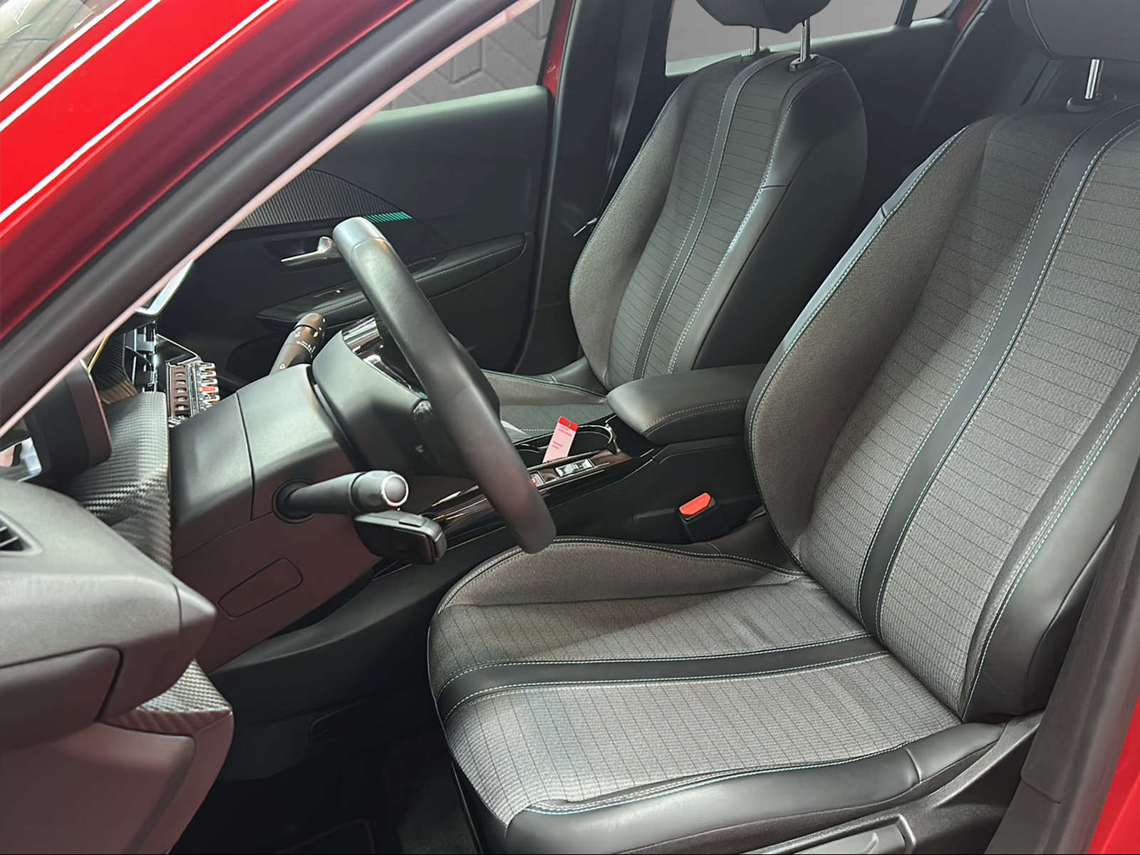 PEUGEOT 208 Elektrik Allure Pack-image-10