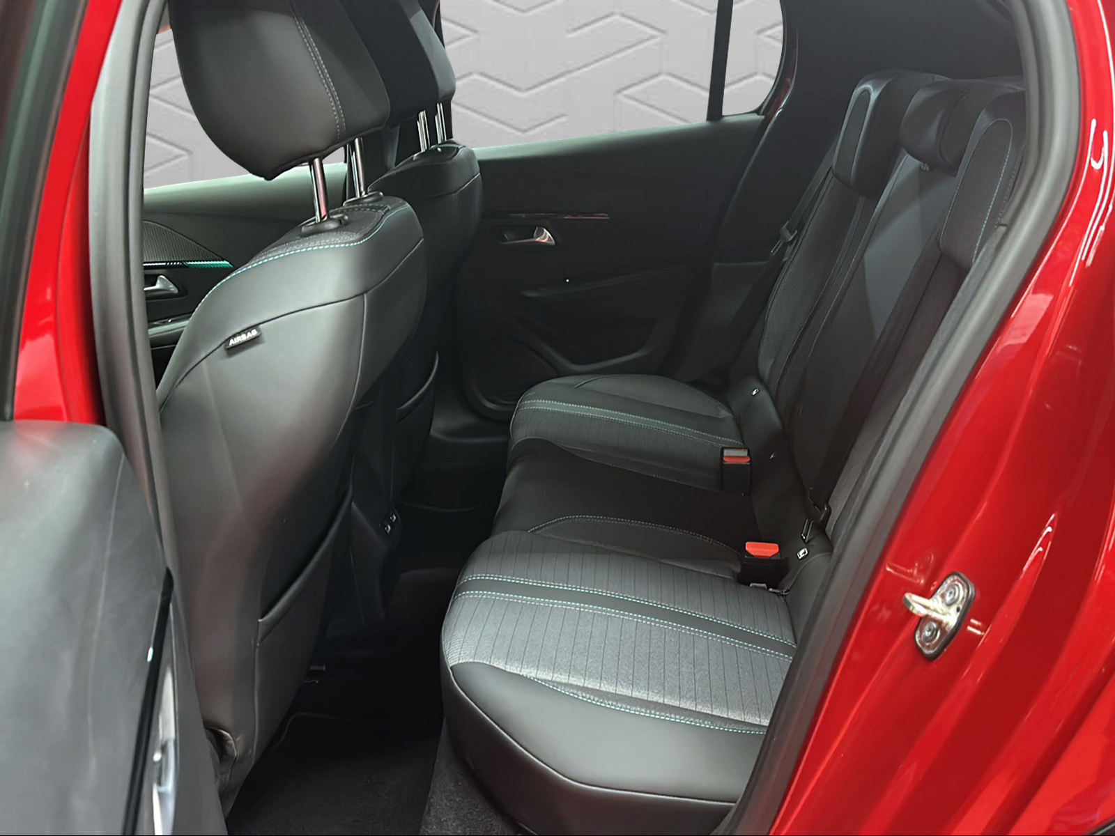PEUGEOT 208 Elektrik Allure Pack-image-15