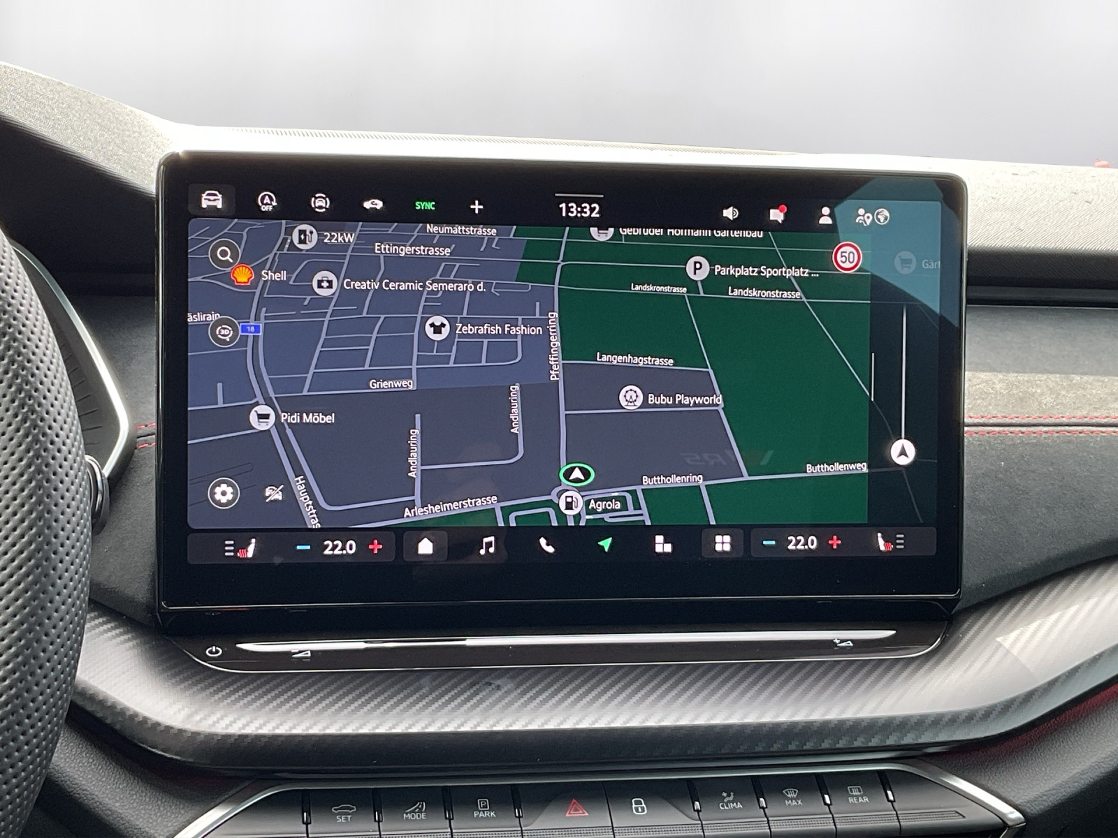 SKODA Octavia Combi 2.0 TSI DSG RS 30 Years Edition-image-8