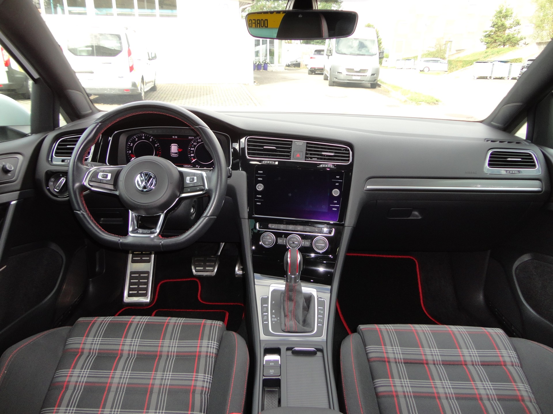 VW Golf 2.0 TSI GTI Performance DSG-image-13