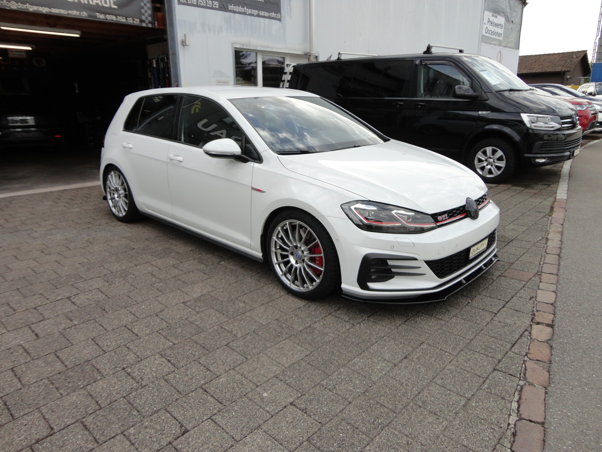 VW Golf 2.0 TSI GTI Performance DSG-image-6
