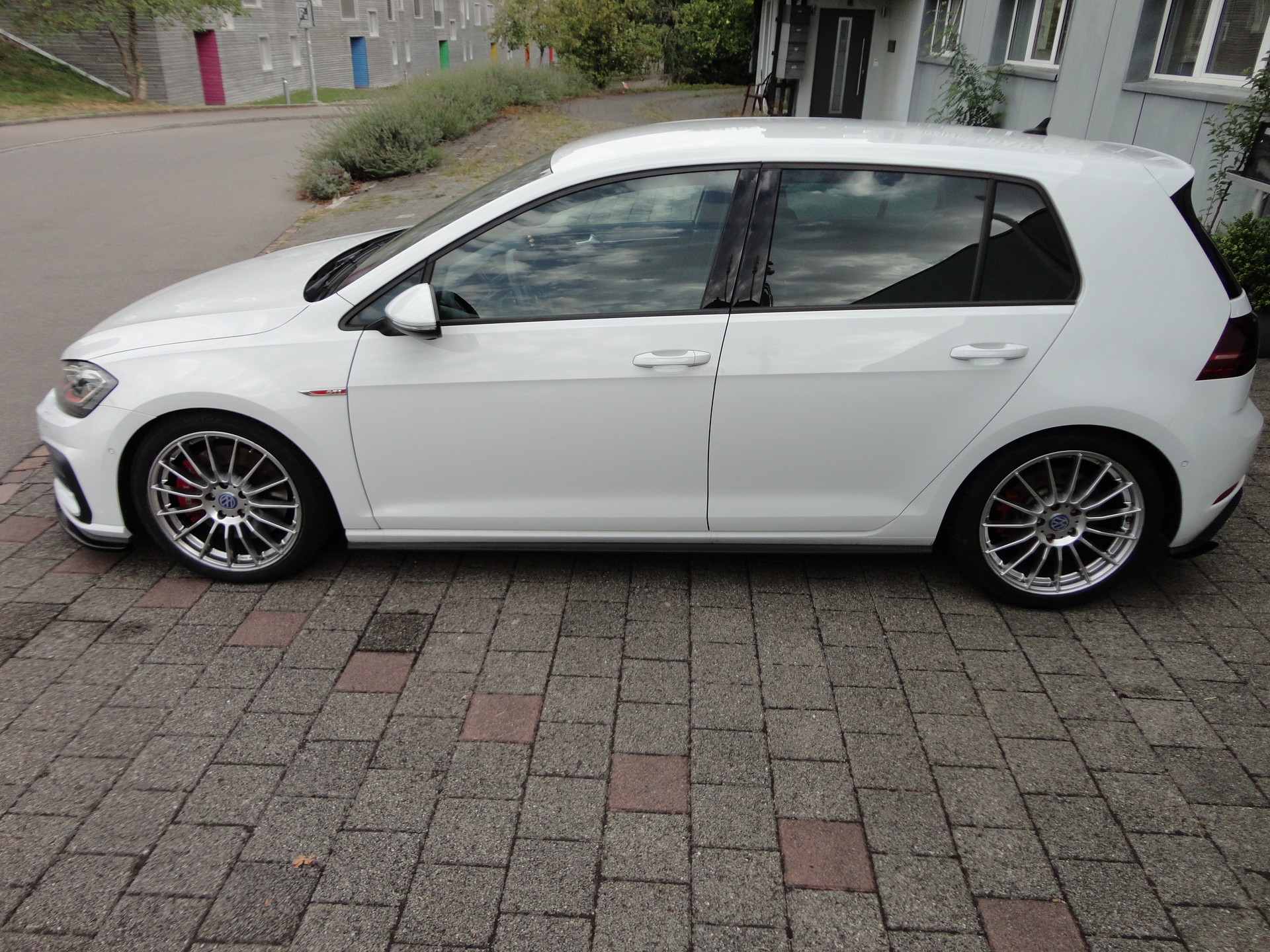 VW Golf 2.0 TSI GTI Performance DSG-image-1