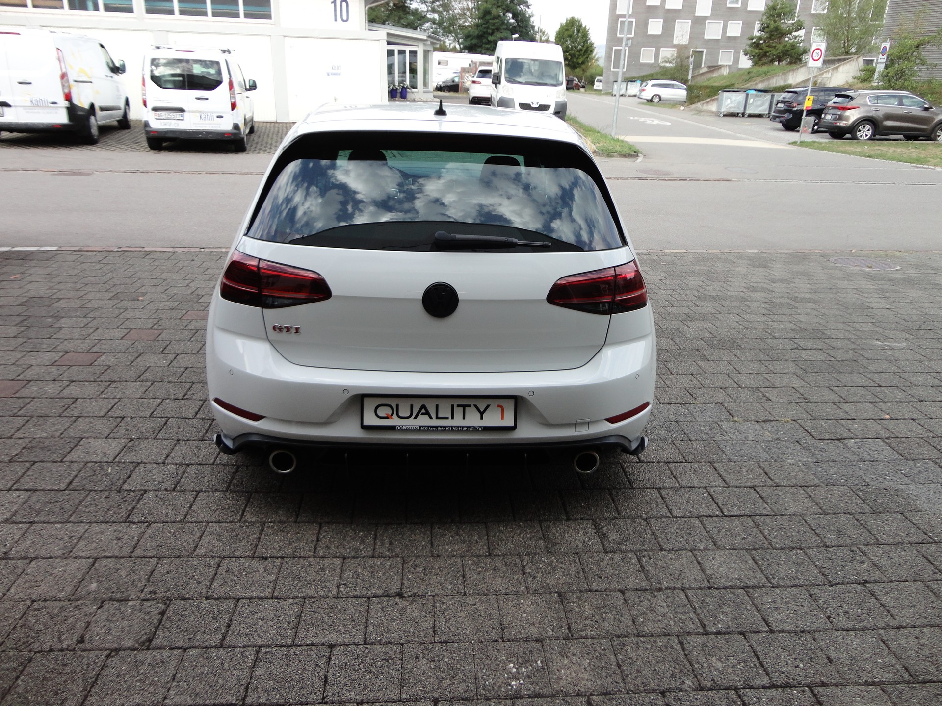 VW Golf 2.0 TSI GTI Performance DSG-image-3