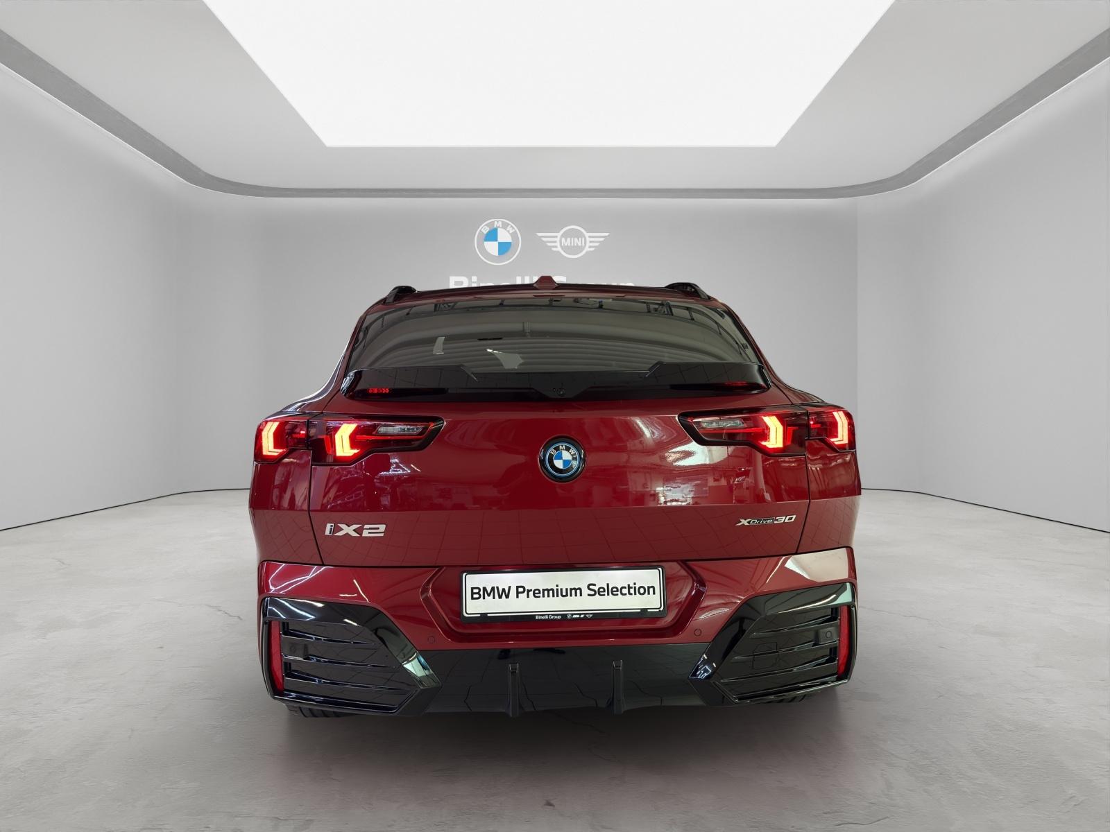 BMW iX2 30 xDrive M-SportPaketPro-image-4