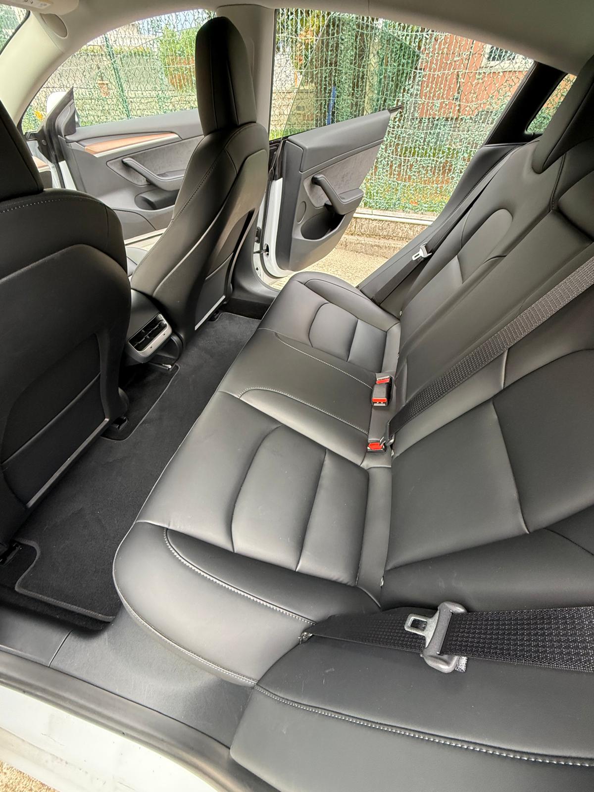 TESLA Model 3 Long Range Dual Motor AWD-image-11