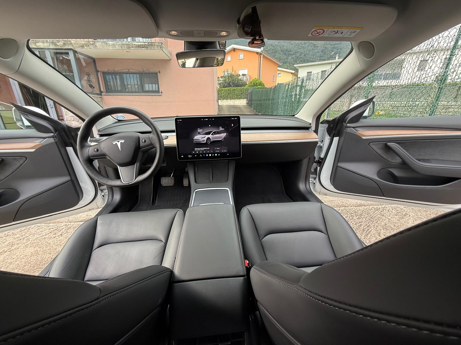 TESLA Model 3 Long Range Dual Motor AWD-image-9