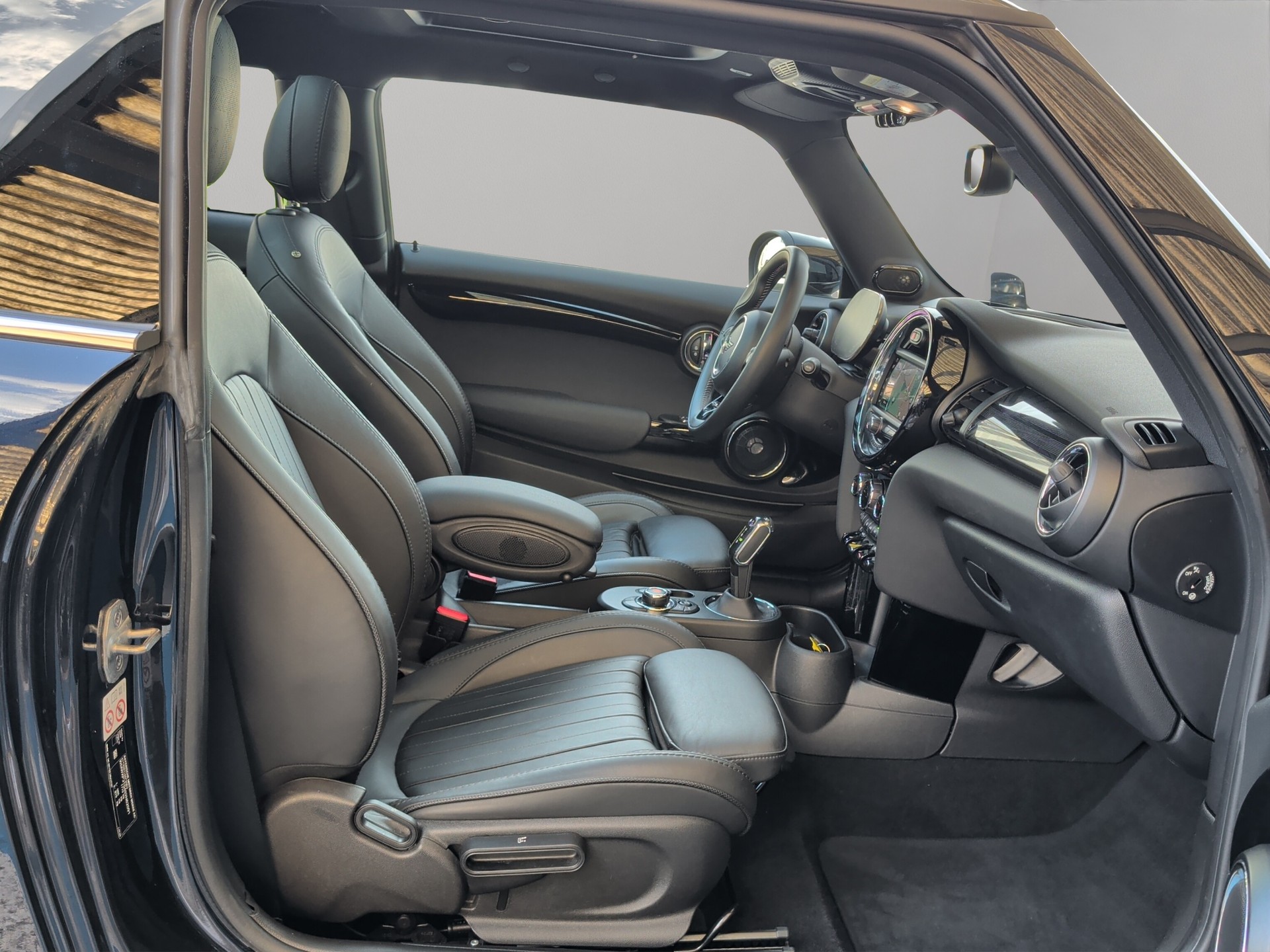 MINI Cooper SE-image-21