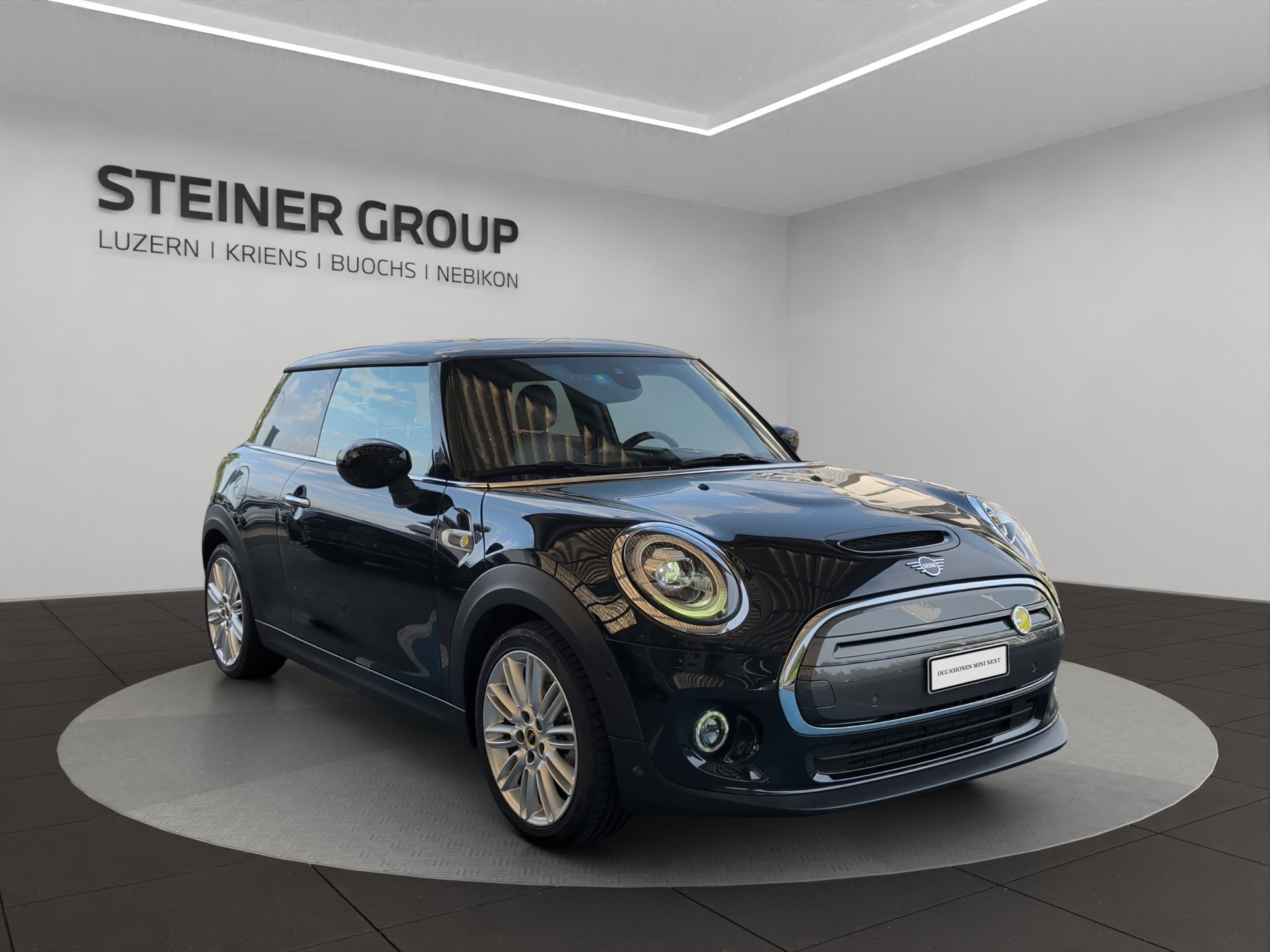 MINI Cooper SE-showroom-element-3