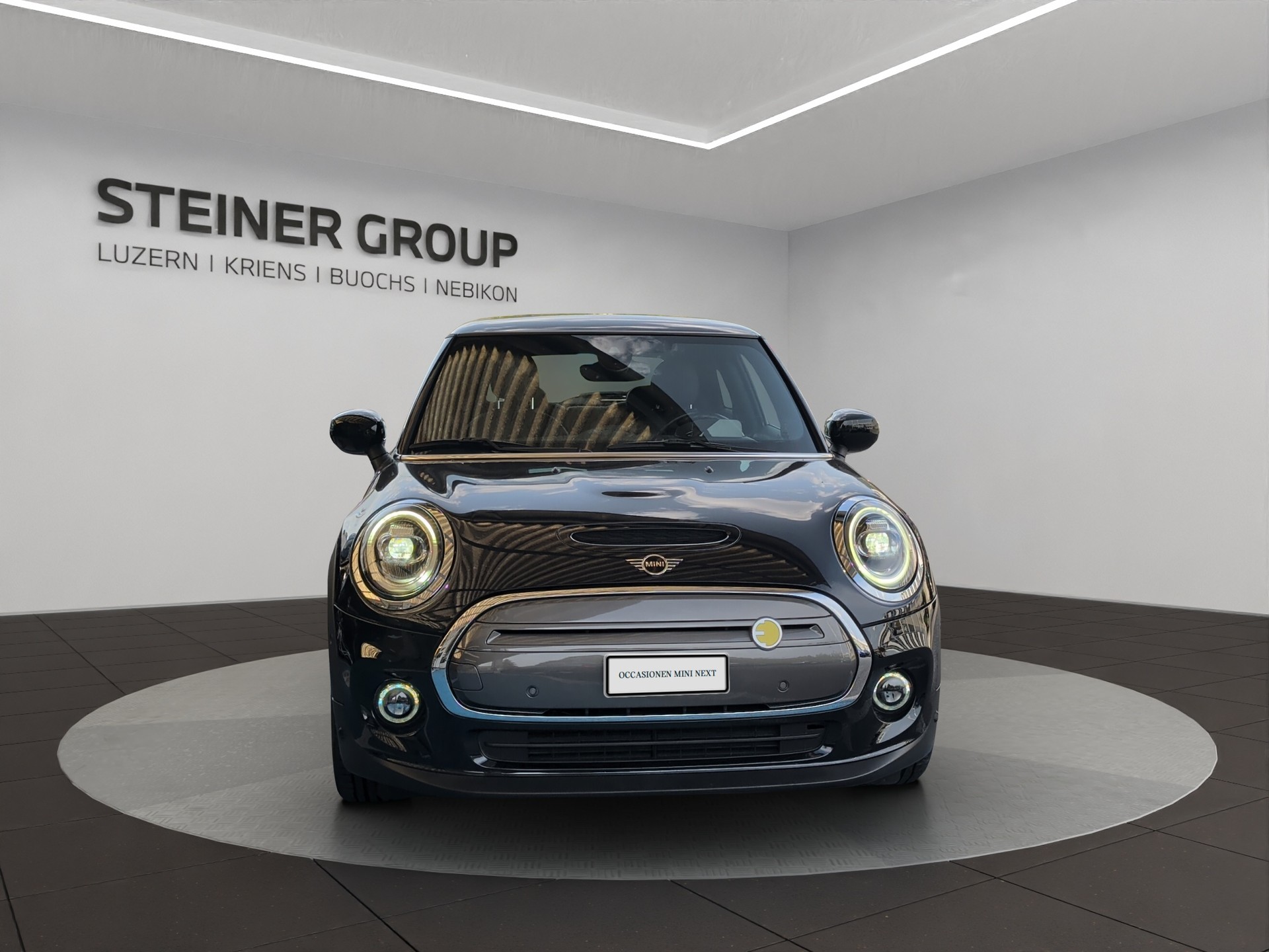 MINI Cooper SE-showroom-element-2