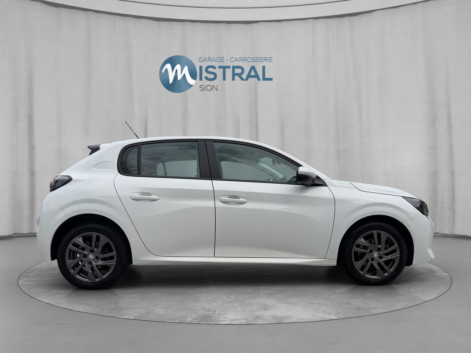 PEUGEOT 208 1.2 PureTech Active Pack-image-5