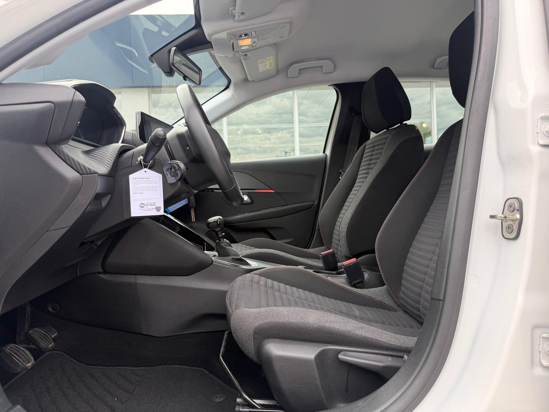 PEUGEOT 208 1.2 PureTech Active Pack-image-8