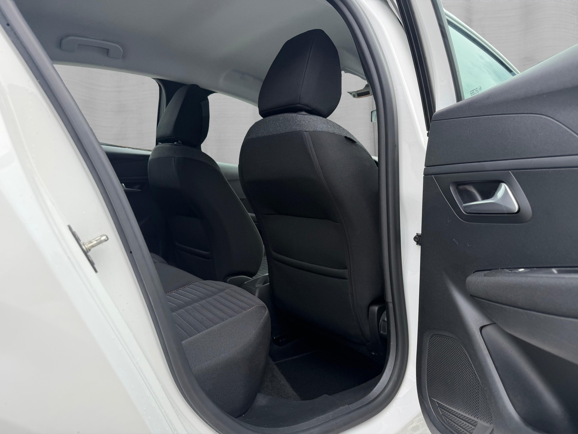 PEUGEOT 208 1.2 PureTech Active Pack-image-13