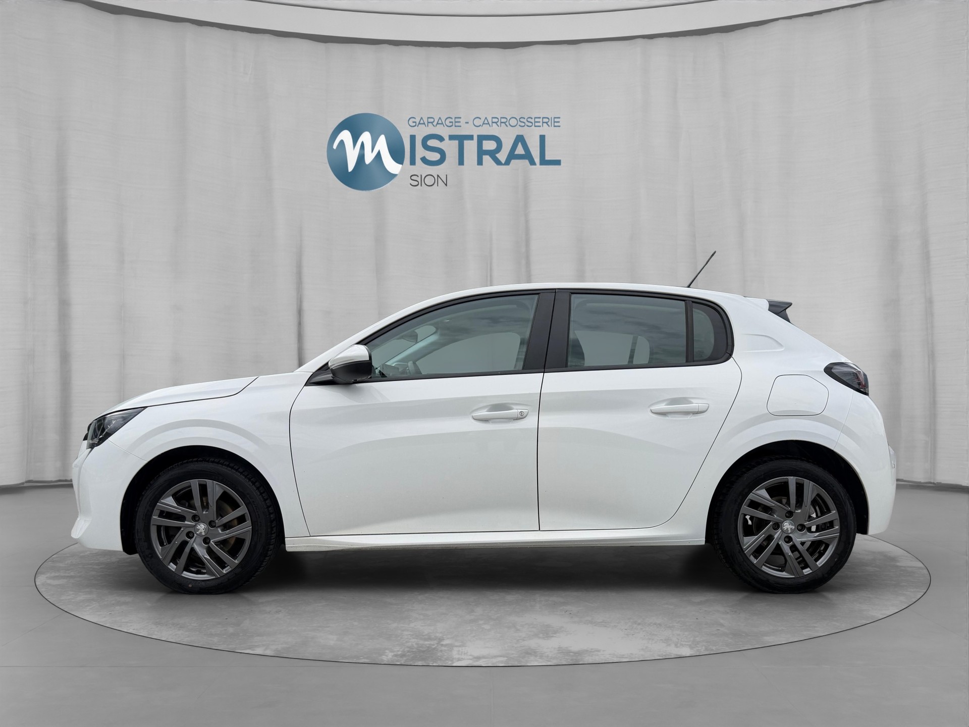 PEUGEOT 208 1.2 PureTech Active Pack-image-1
