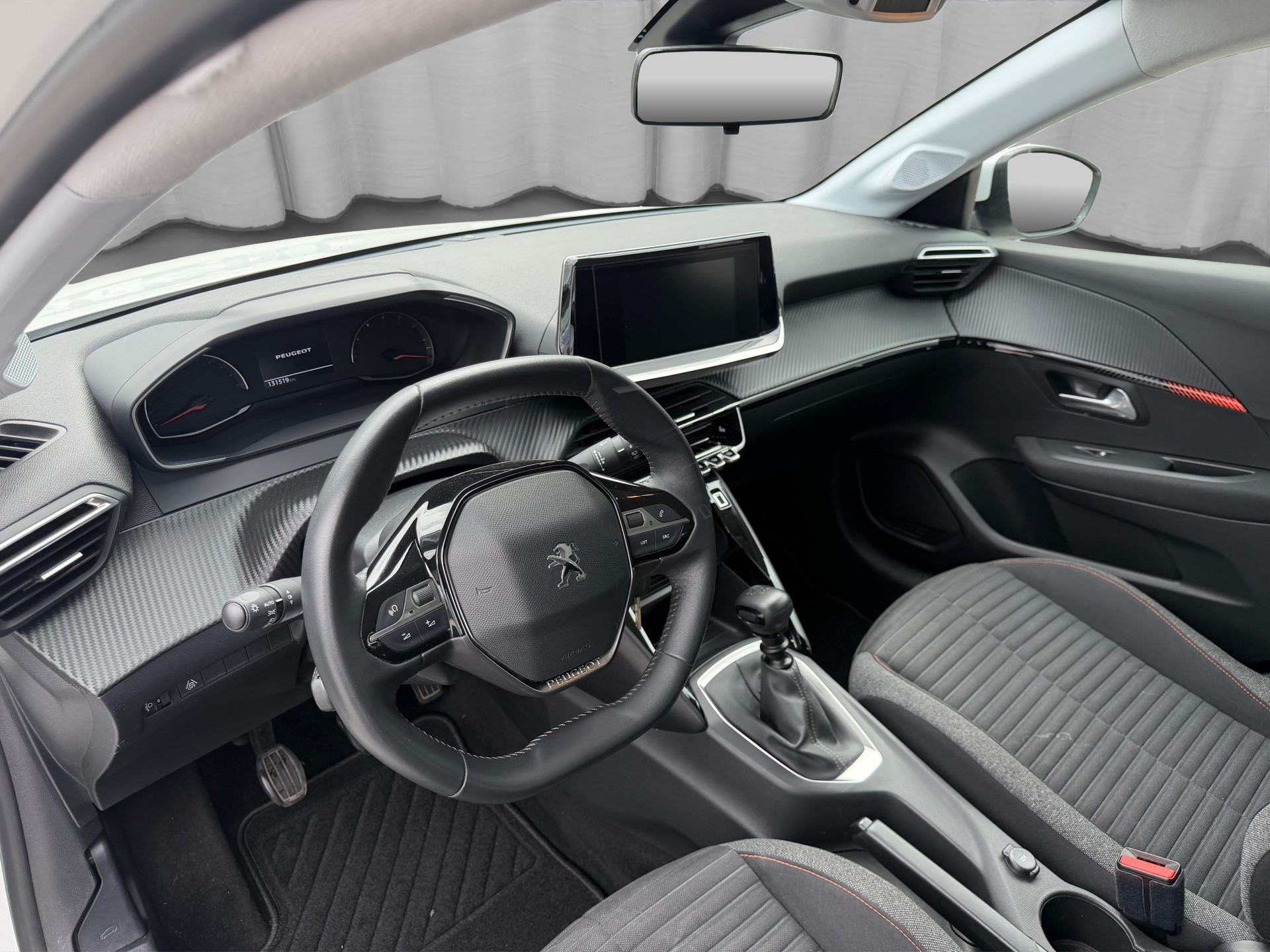 PEUGEOT 208 1.2 PureTech Active Pack-image-9