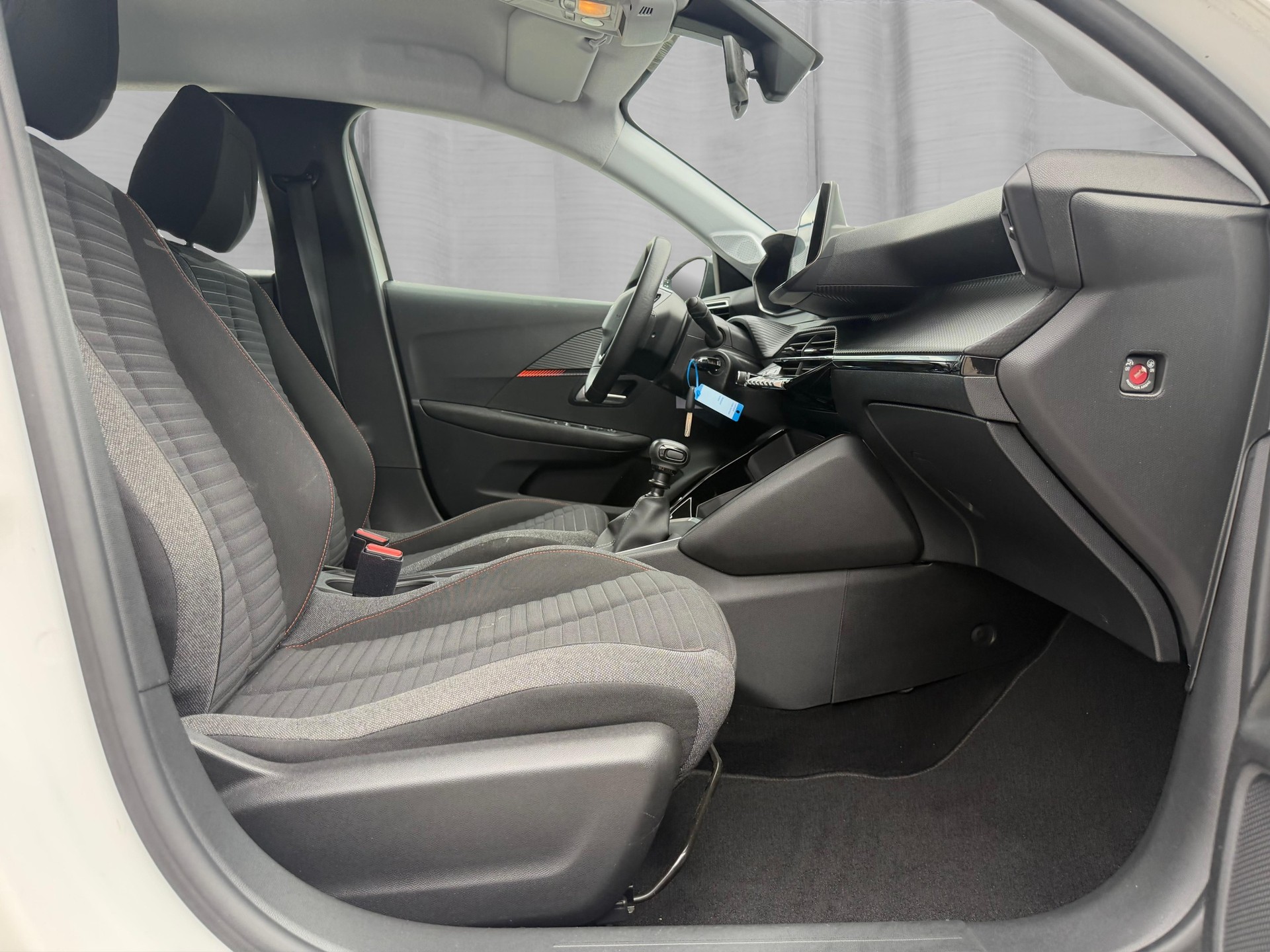 PEUGEOT 208 1.2 PureTech Active Pack-image-14