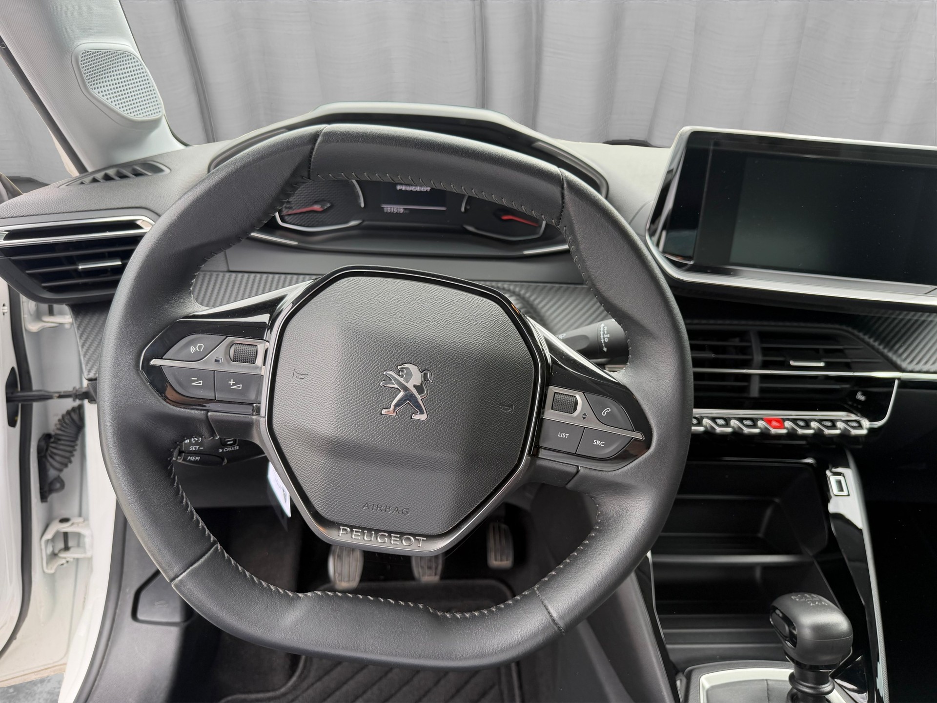 PEUGEOT 208 1.2 PureTech Active Pack-image-11