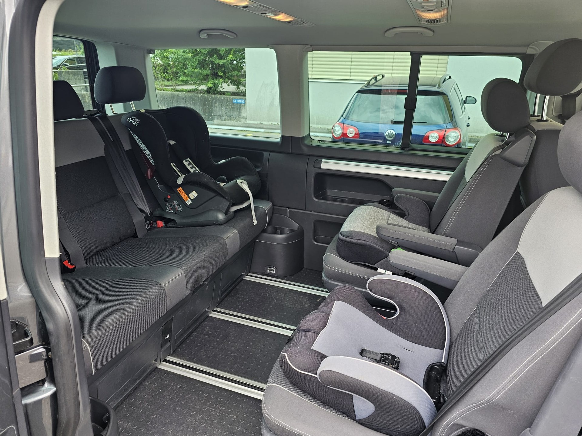 VW T5 Multivan 2.0 TDI CR Startline-image-4