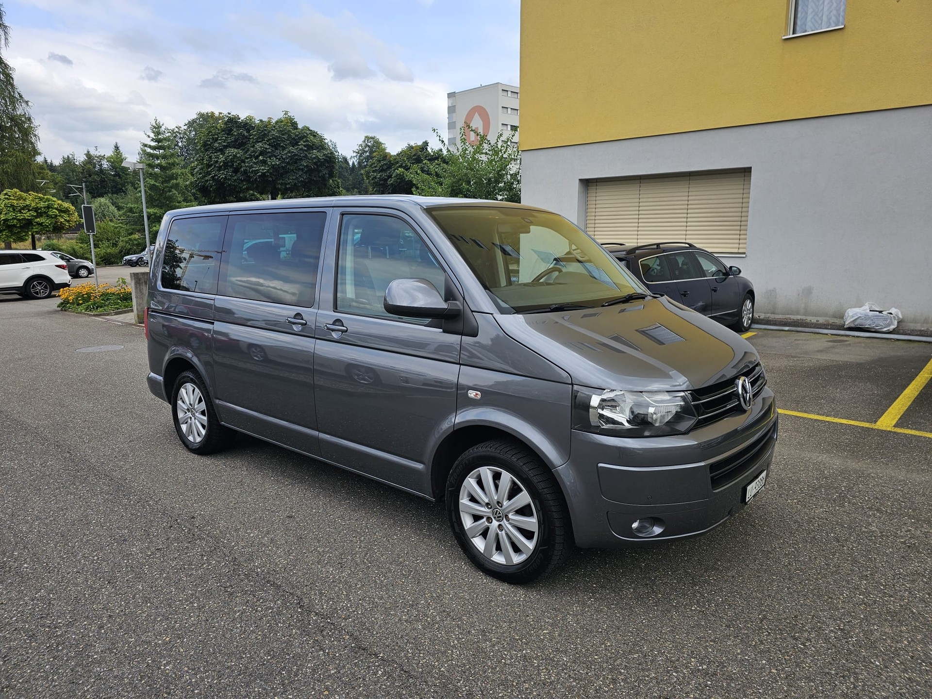 VW T5 Multivan 2.0 TDI CR Startline-showroom-element-1