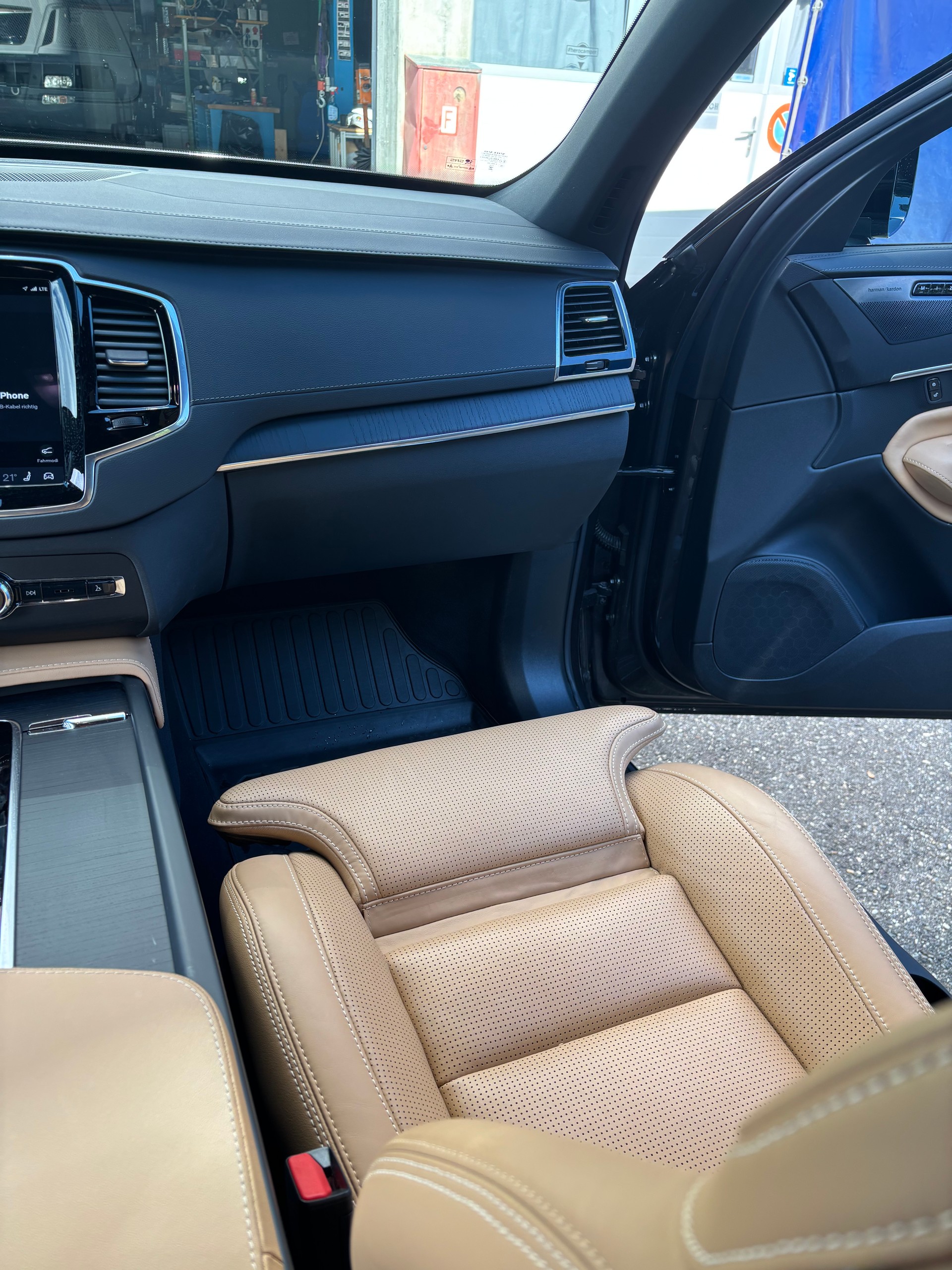 VOLVO 2.0 T8 TE XCENTRIC 7P. eAWD-image-6