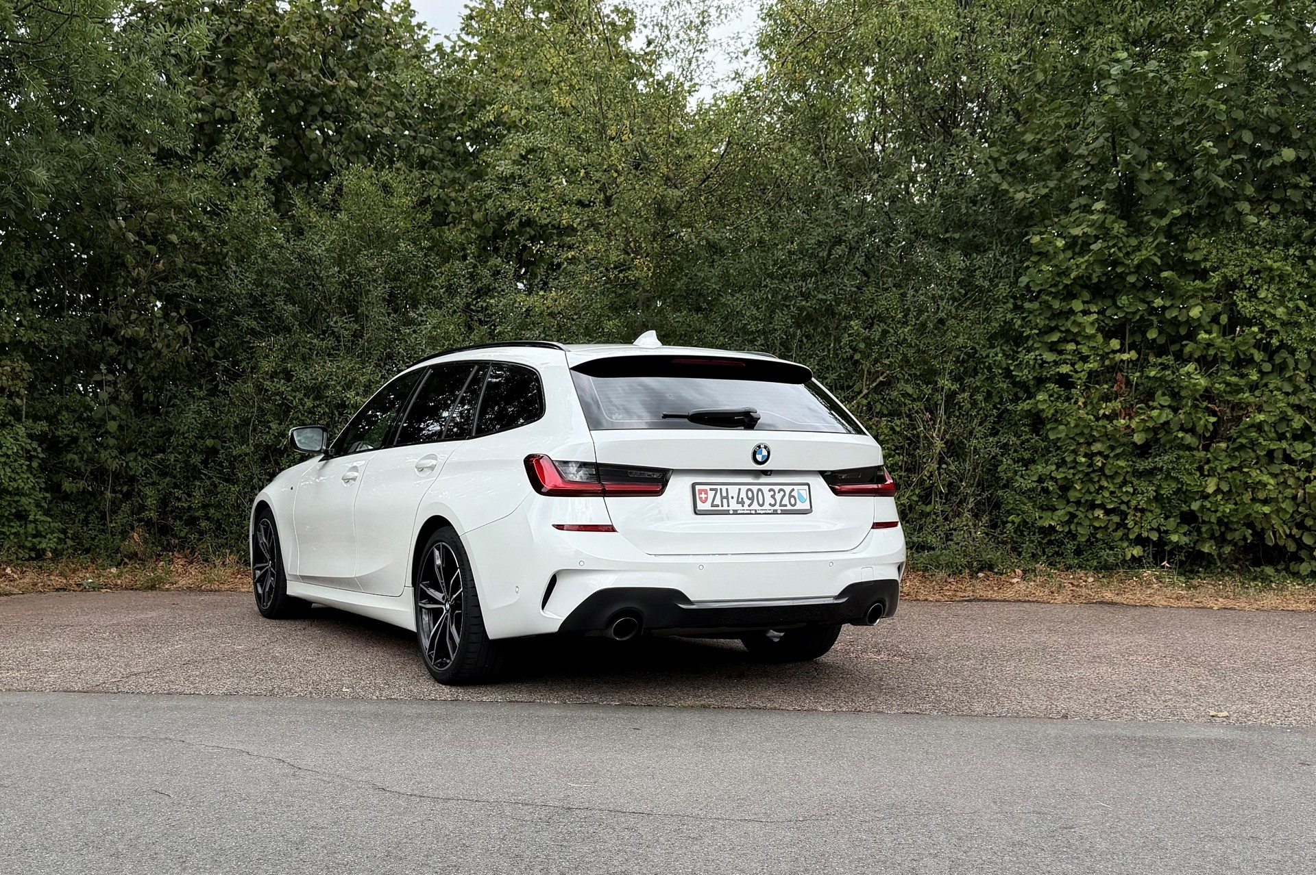 BMW 330d xDrive M Sport Touring Alcantara-image-5