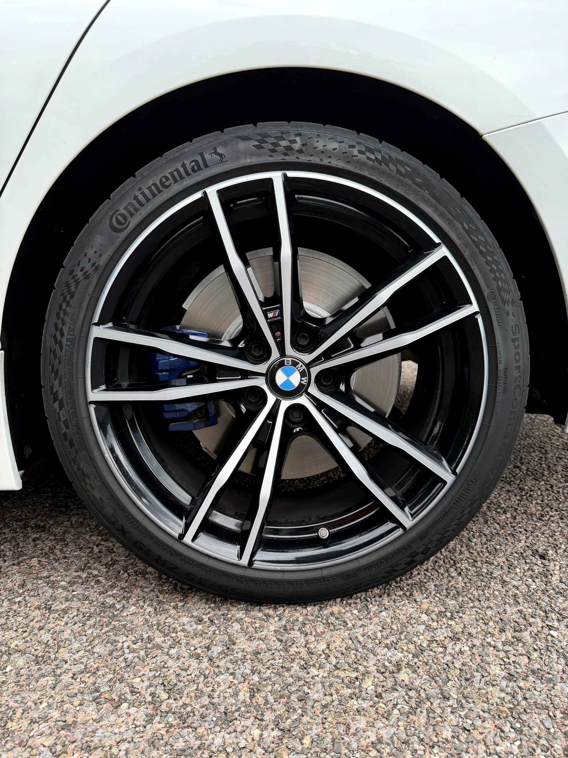 BMW 330d xDrive M Sport Touring Alcantara-image-6