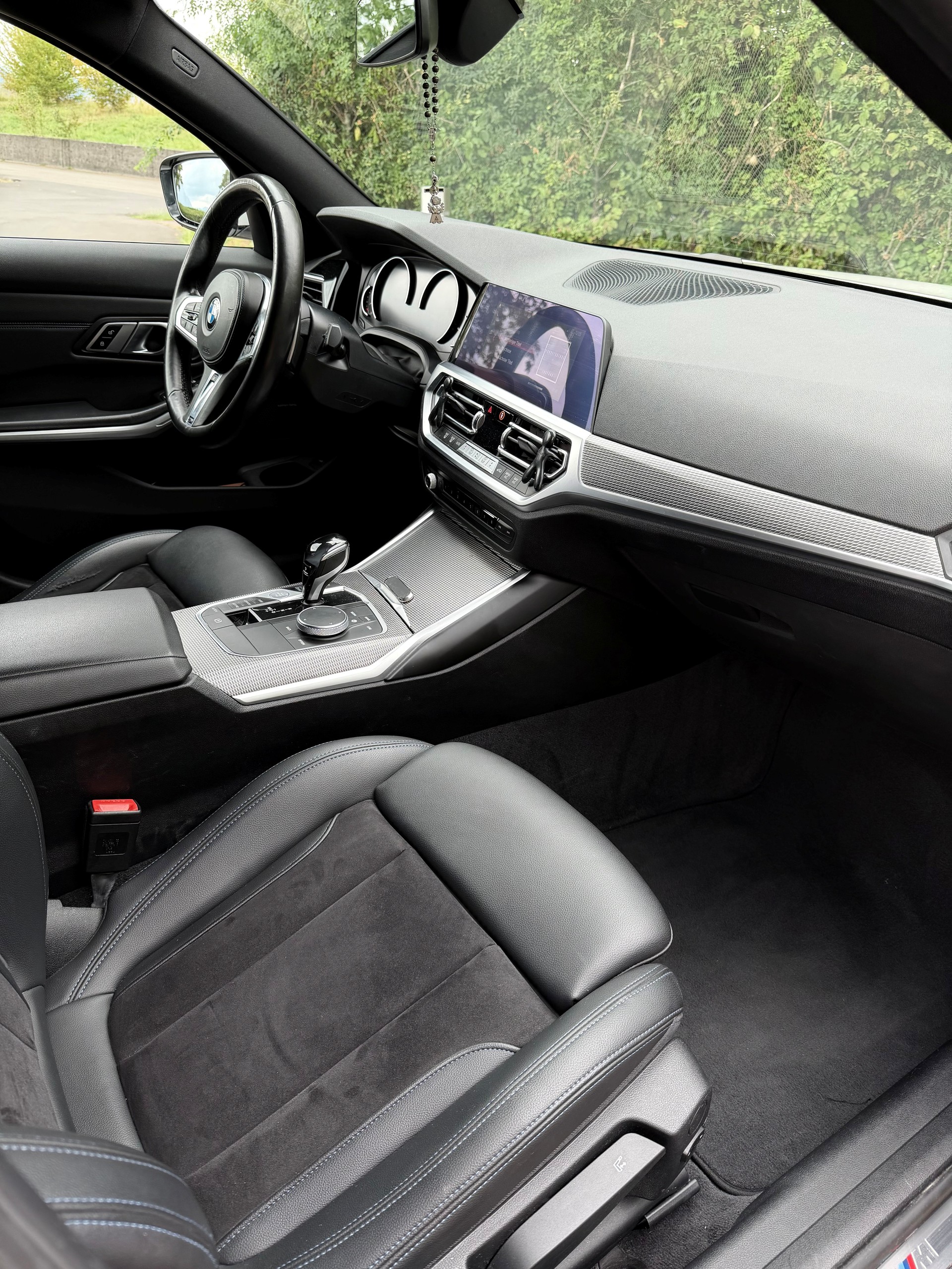 BMW 330d xDrive M Sport Touring Alcantara-image-9