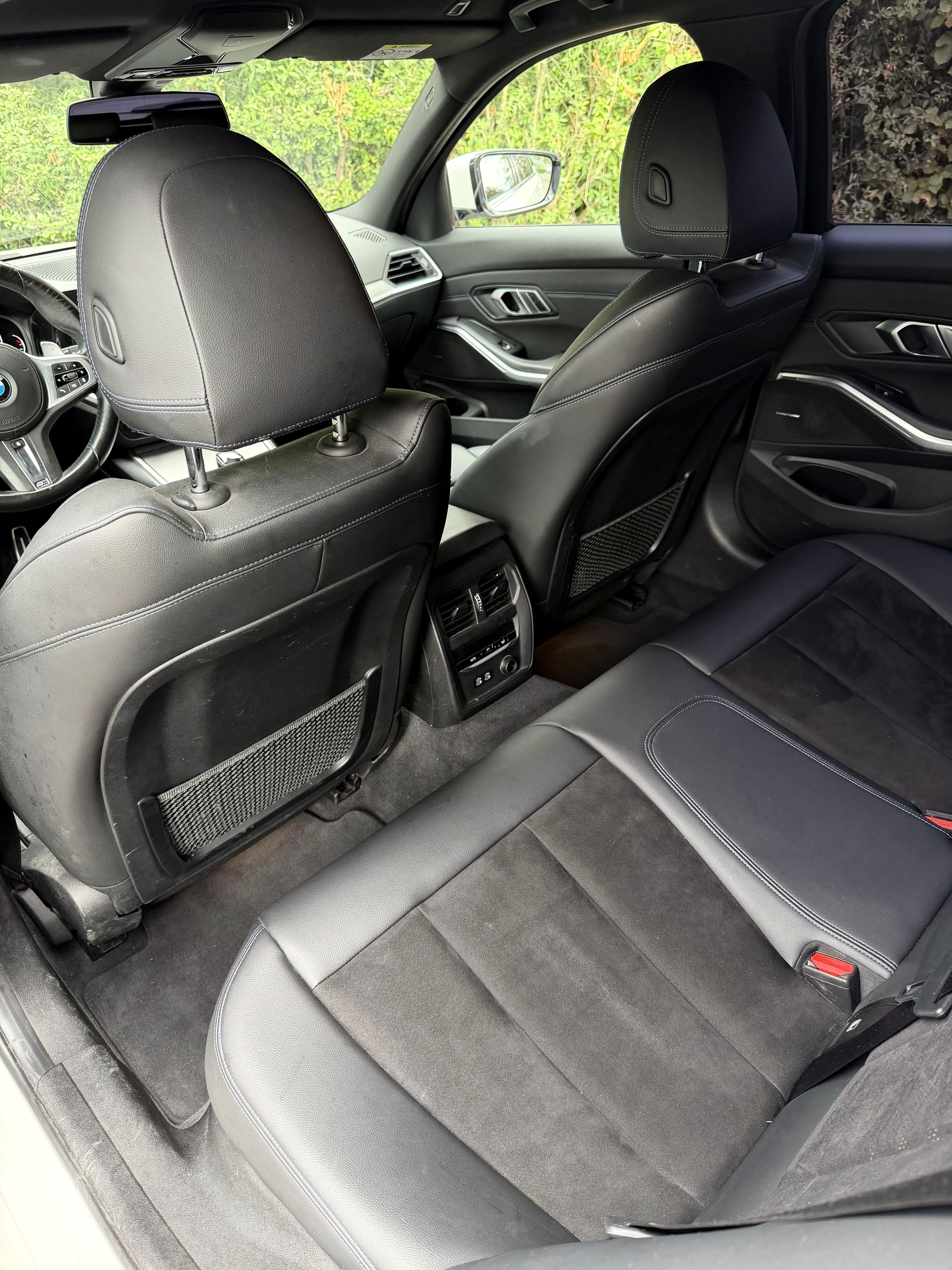 BMW 330d xDrive M Sport Touring Alcantara-image-10