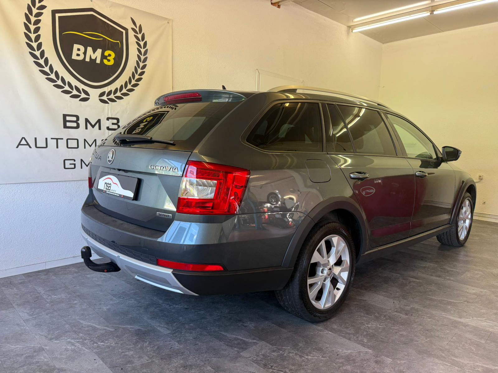 SKODA Octavia Combi 1.8 TSI Scout 4x4 DSG 1,6T AHK-image-5