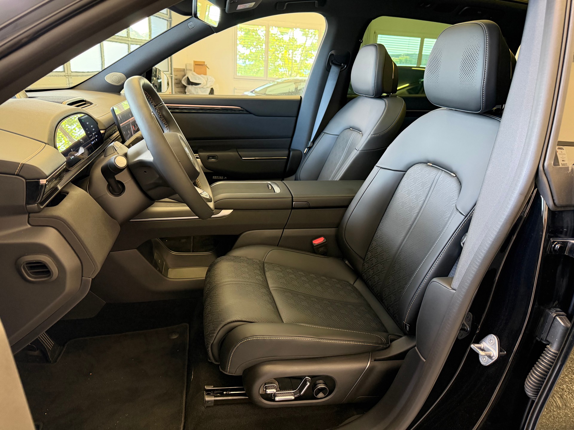 ZEEKR 7X 100kWh Privilege AWD, Comfort & Cockpitpaket, "Onyx Black" 10J / 200'000km Werksgarantie-image-17