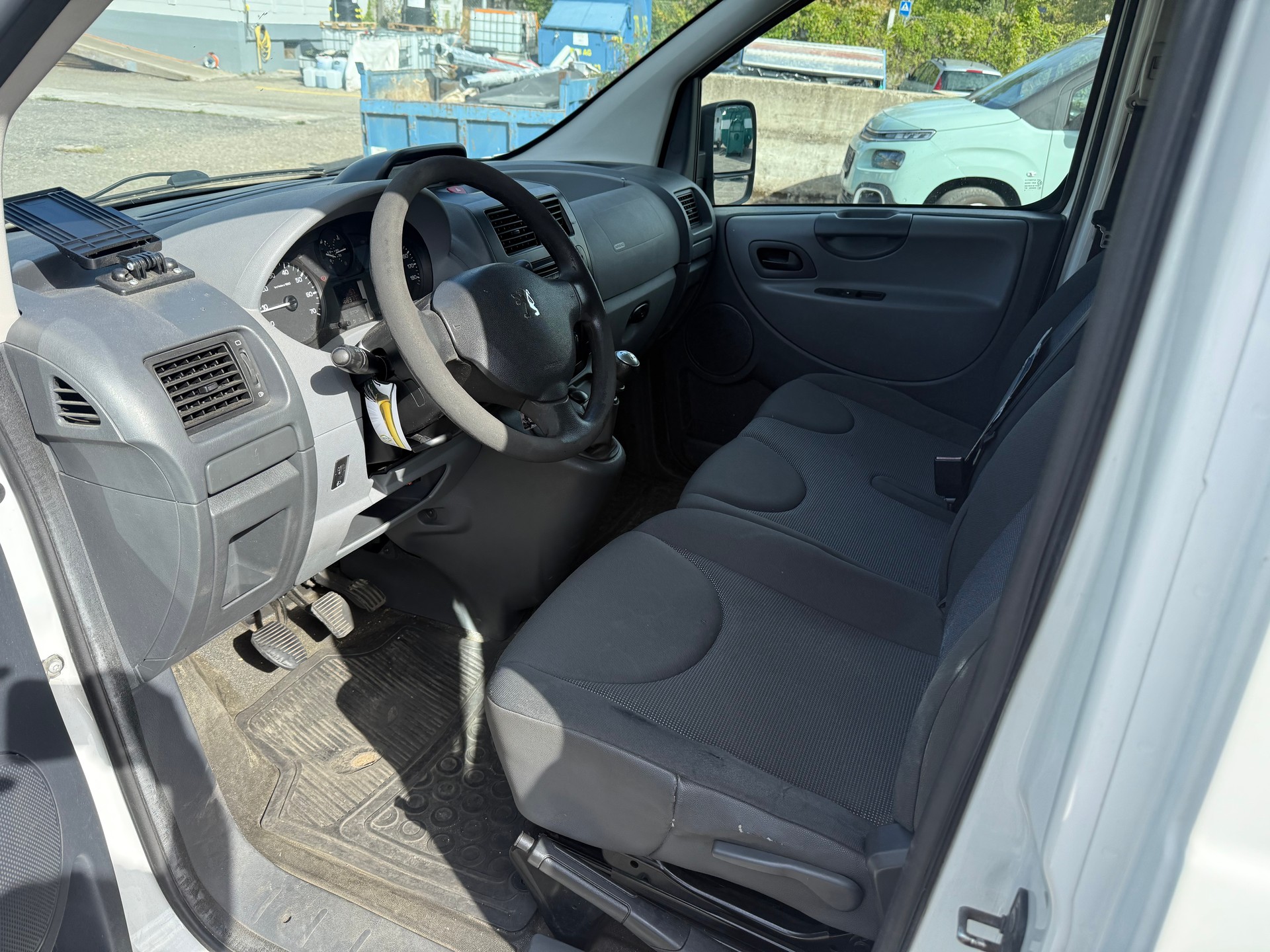 PEUGEOT Expert 2.0 HDi 229 L1H1-image-6