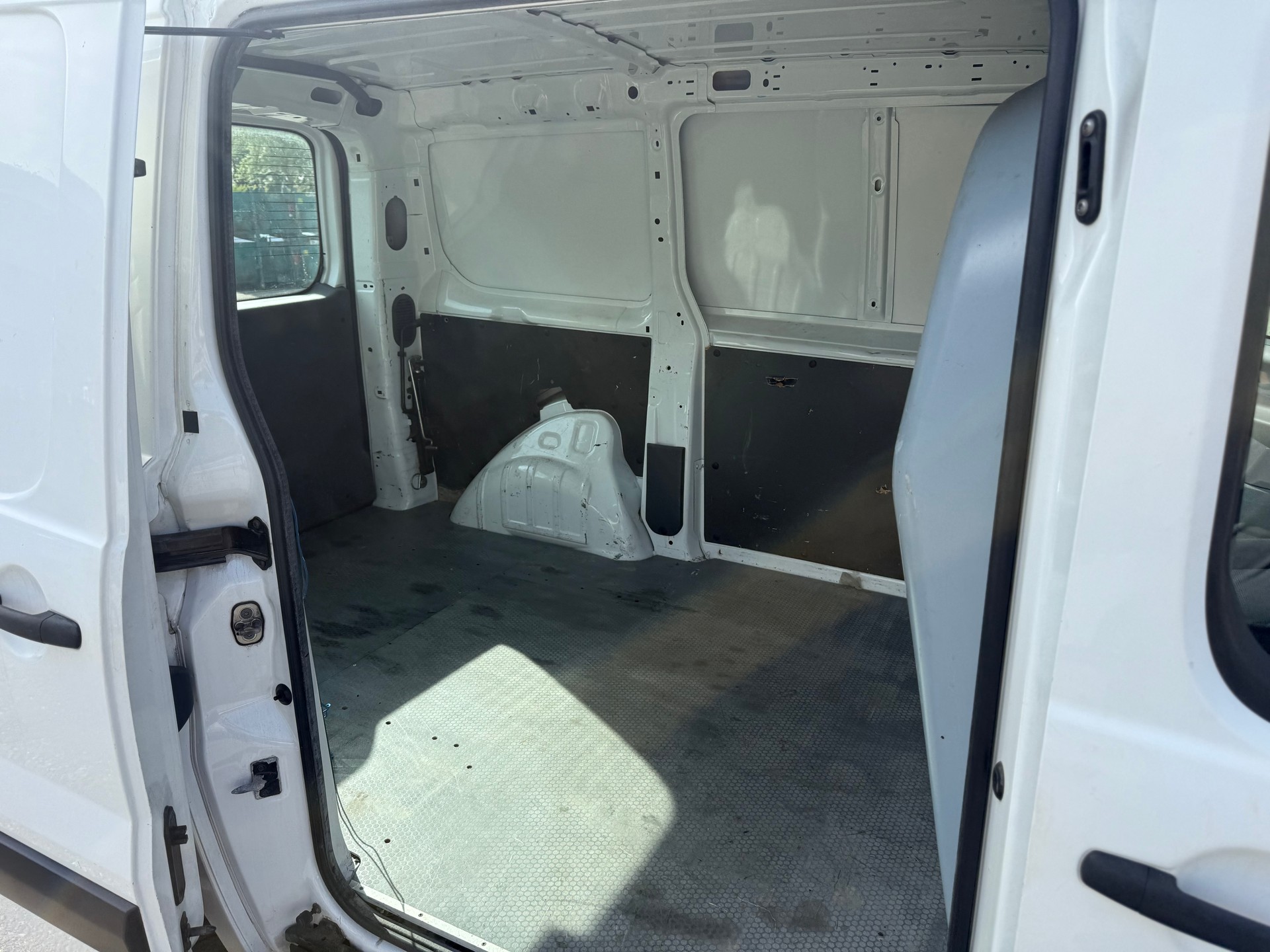 PEUGEOT Expert 2.0 HDi 229 L1H1-image-5