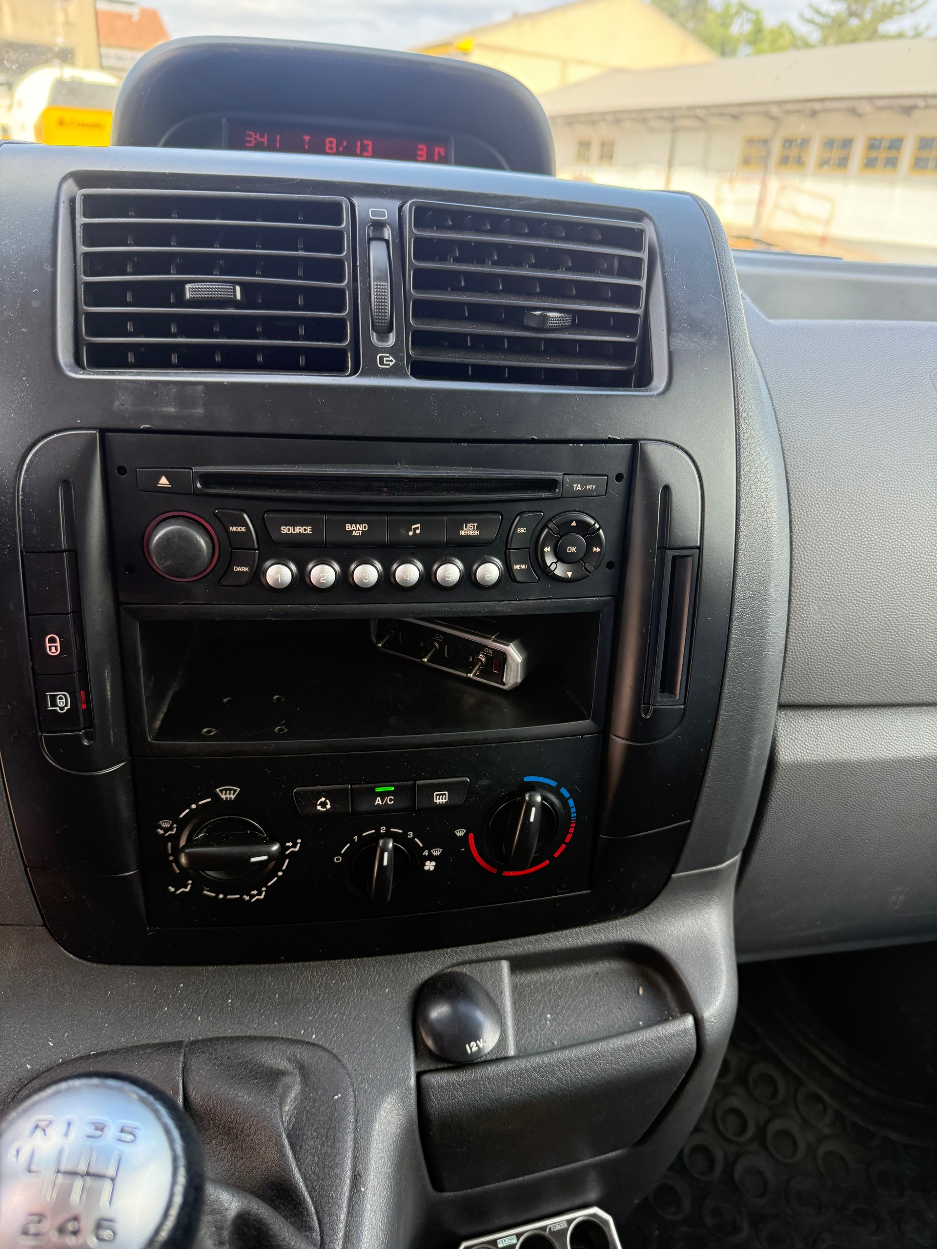 PEUGEOT Expert 2.0 HDi 229 L1H1-image-8