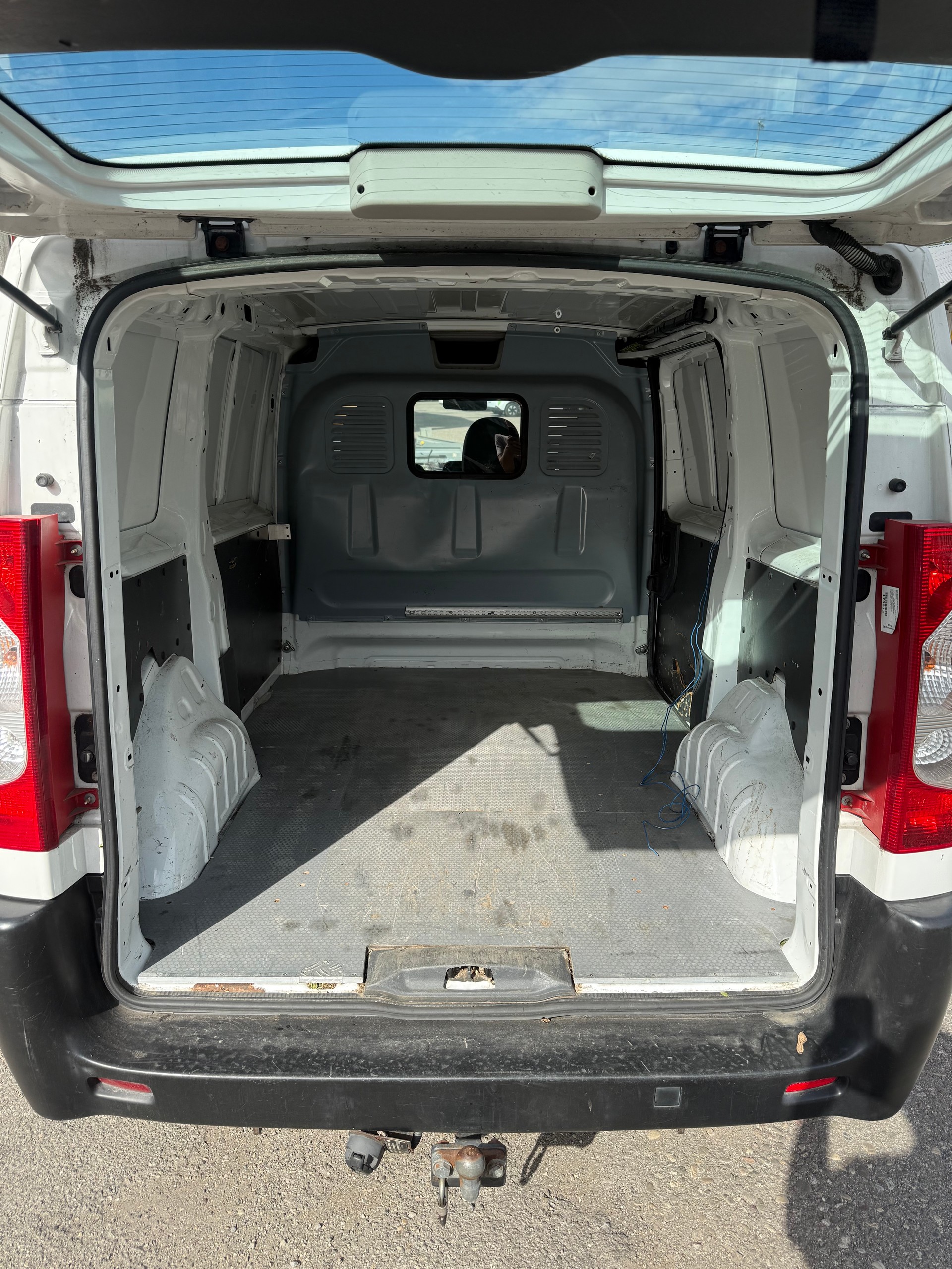 PEUGEOT Expert 2.0 HDi 229 L1H1-image-3